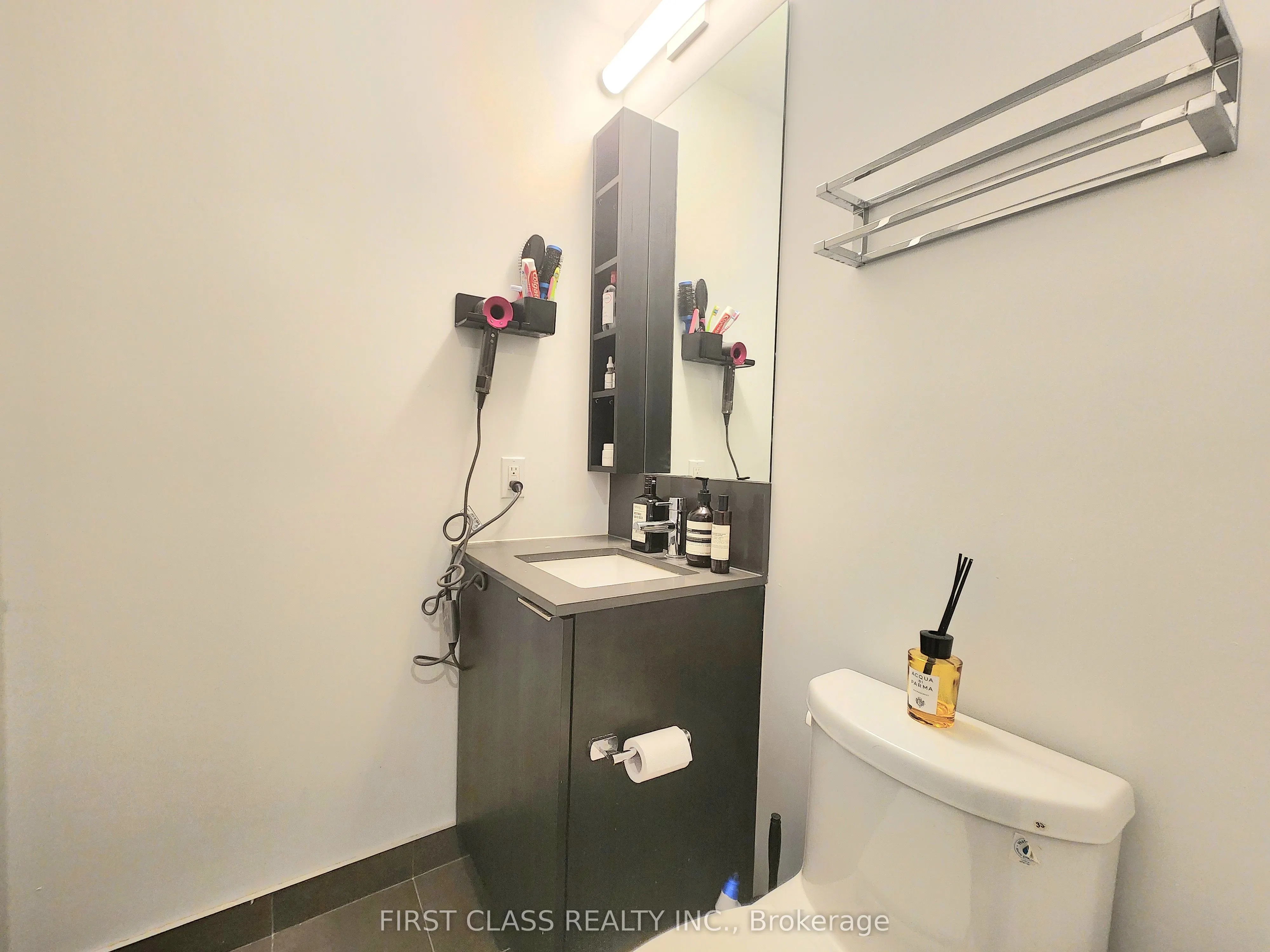 1000 Portage Parkway, #901