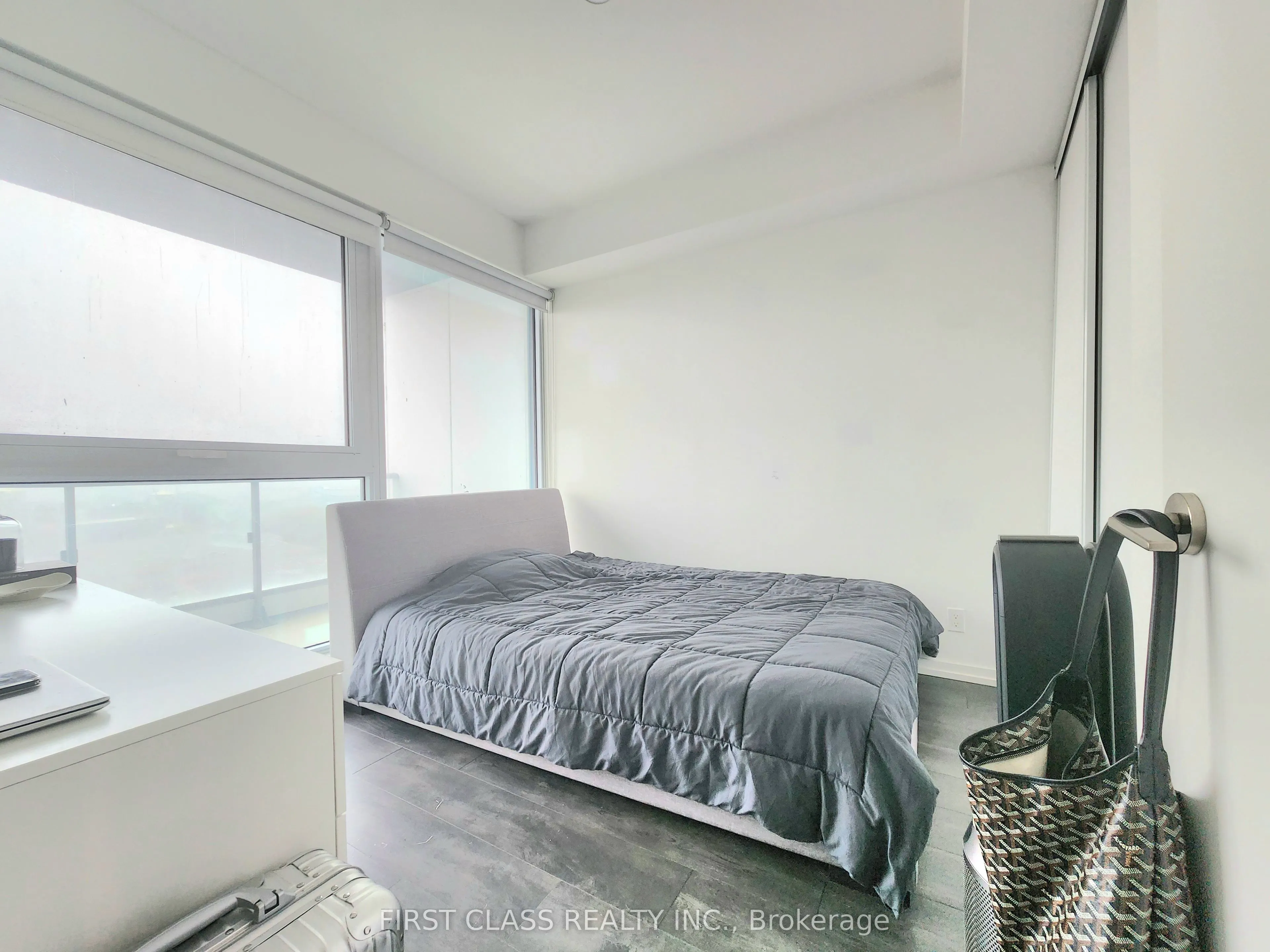 1000 Portage Parkway, #901
