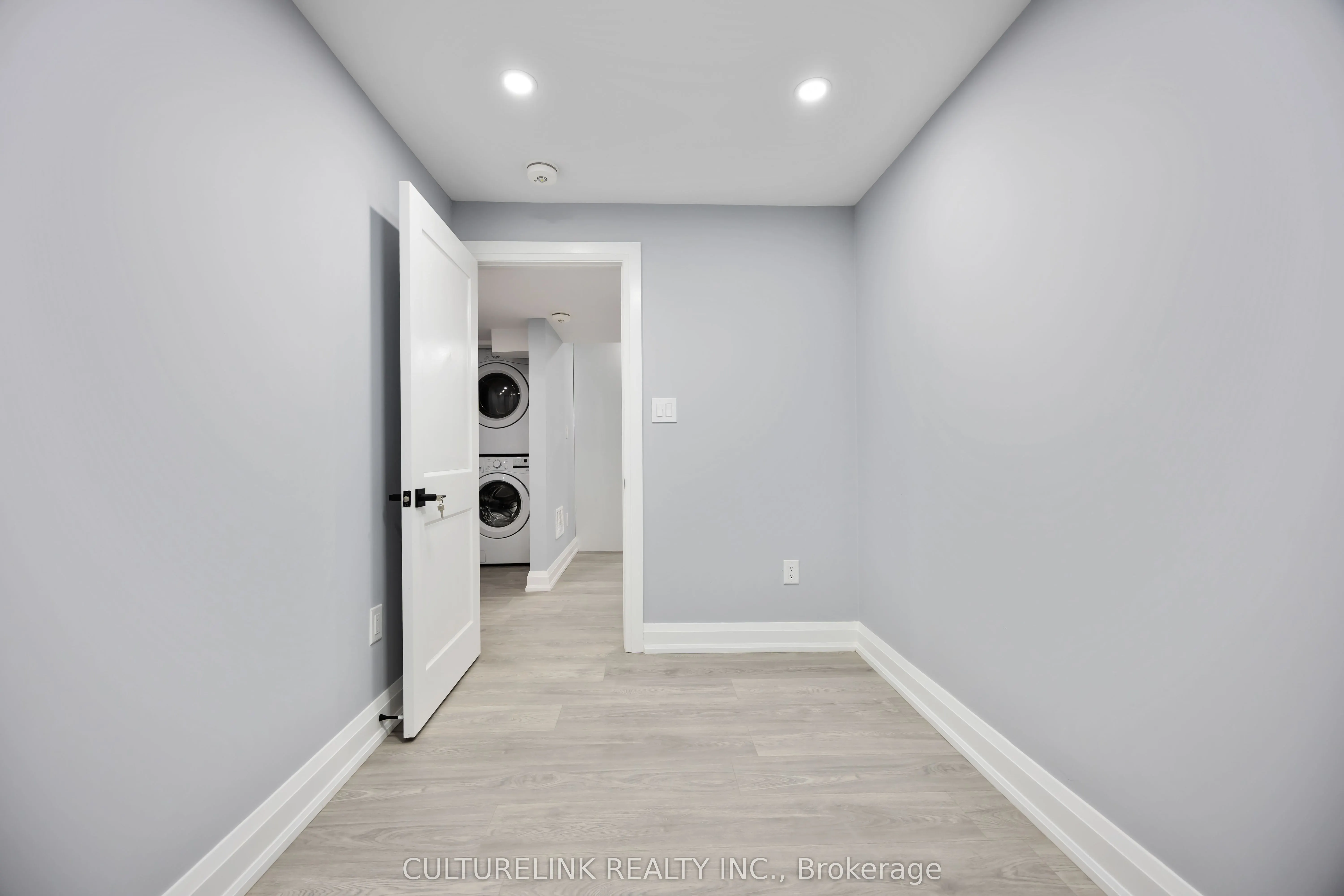 358 Cornell Centre Boulevard, #Basement