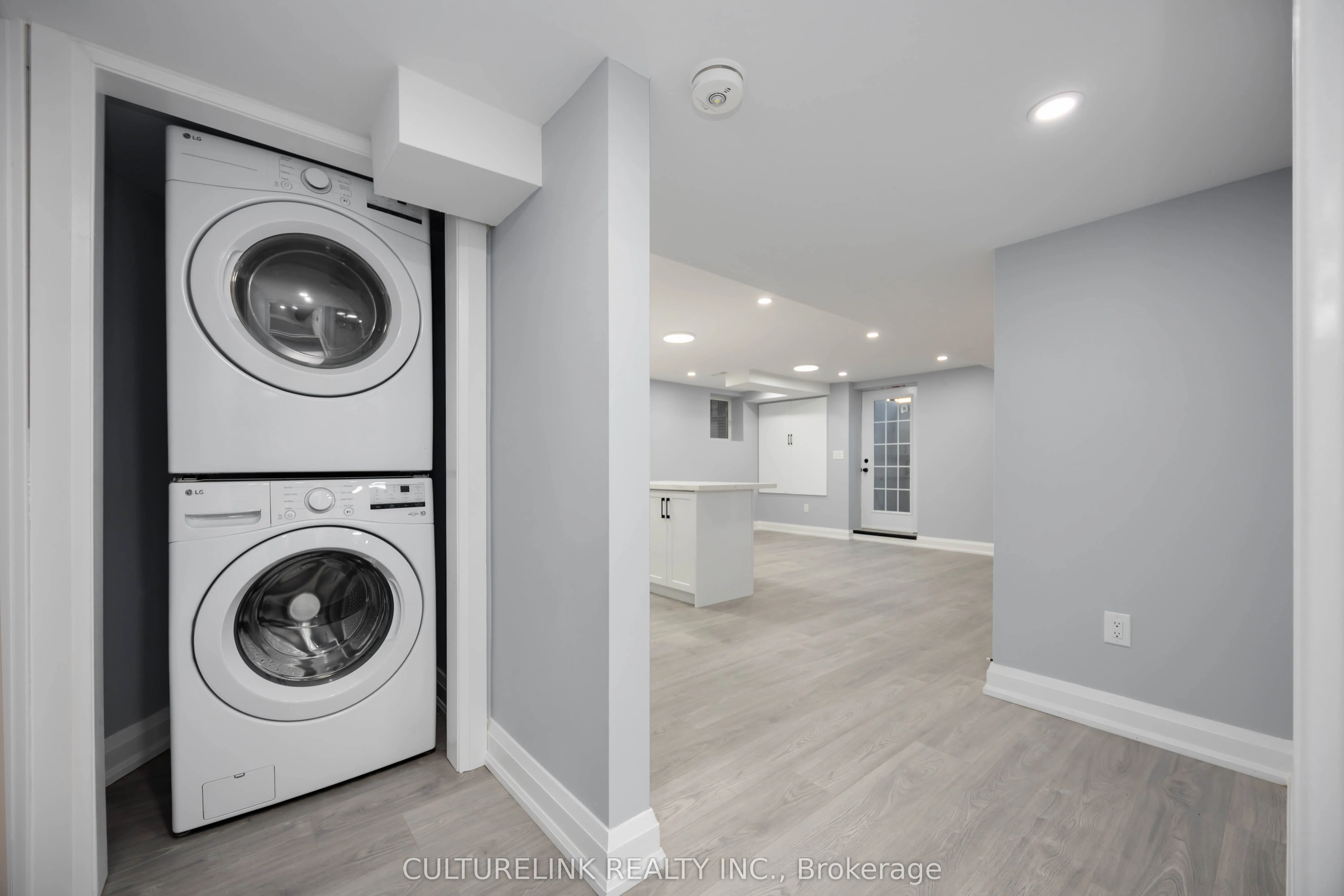 358 Cornell Centre Boulevard, #Basement