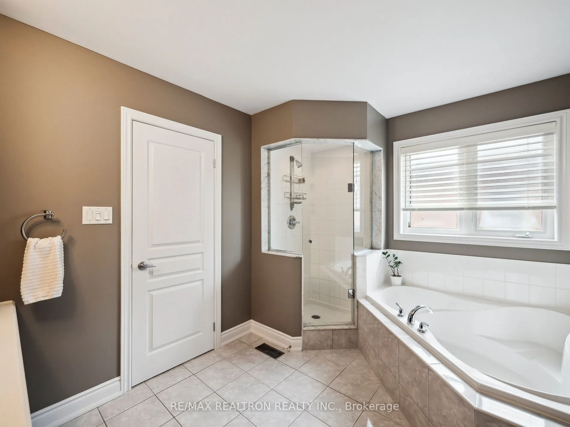 10 Glade Drive