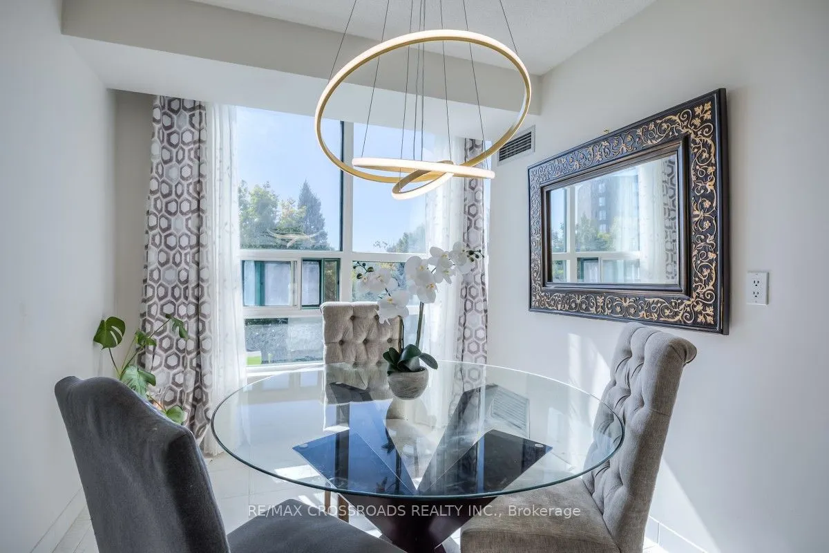 7825 Bayview Avenue, #304