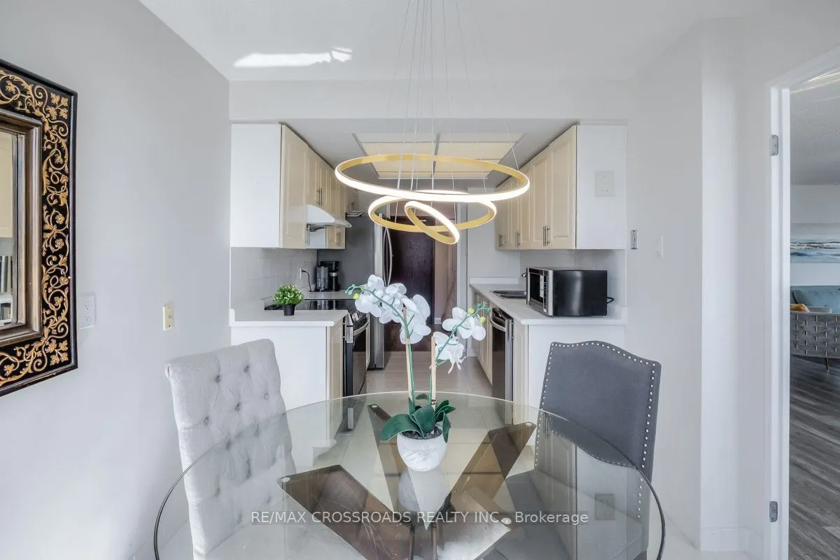 7825 Bayview Avenue, #304