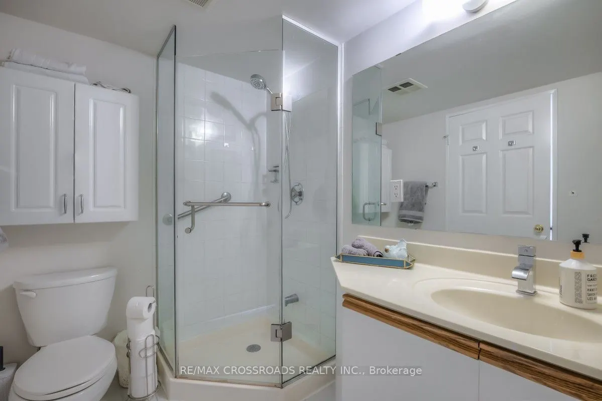 7825 Bayview Avenue, #304