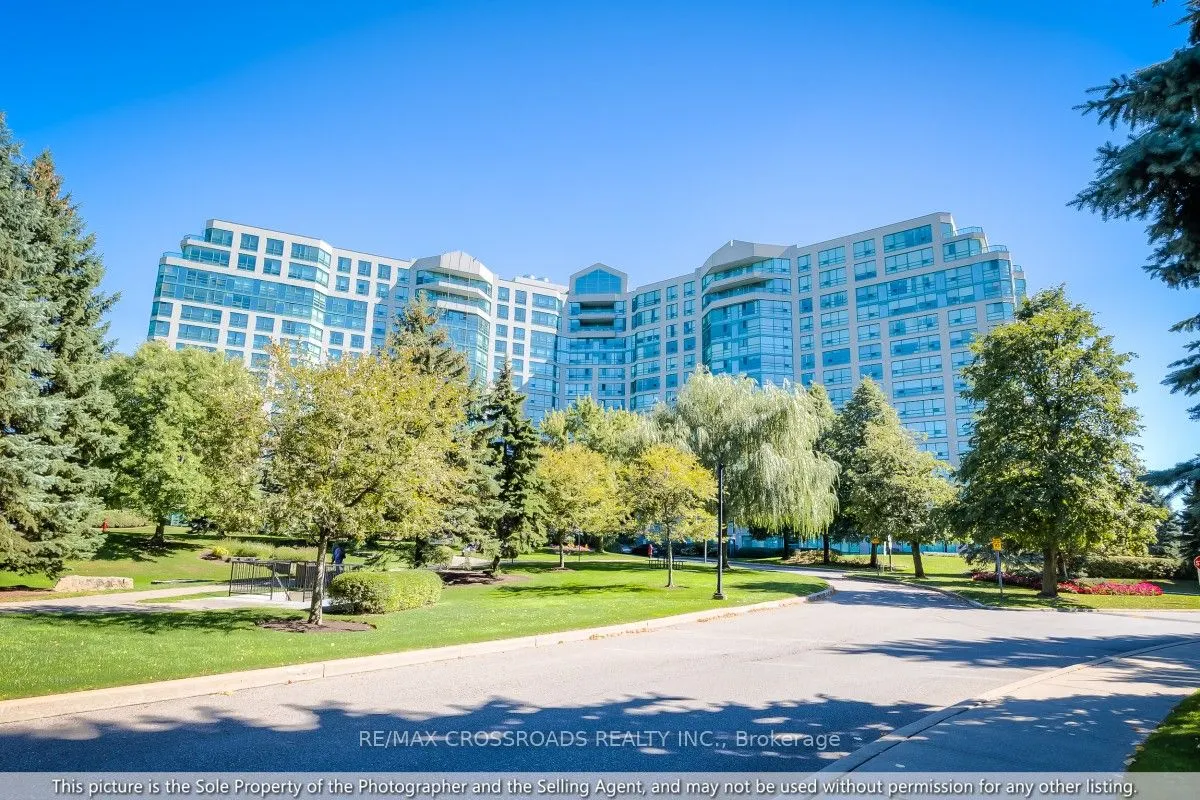 7825 Bayview Avenue, #304