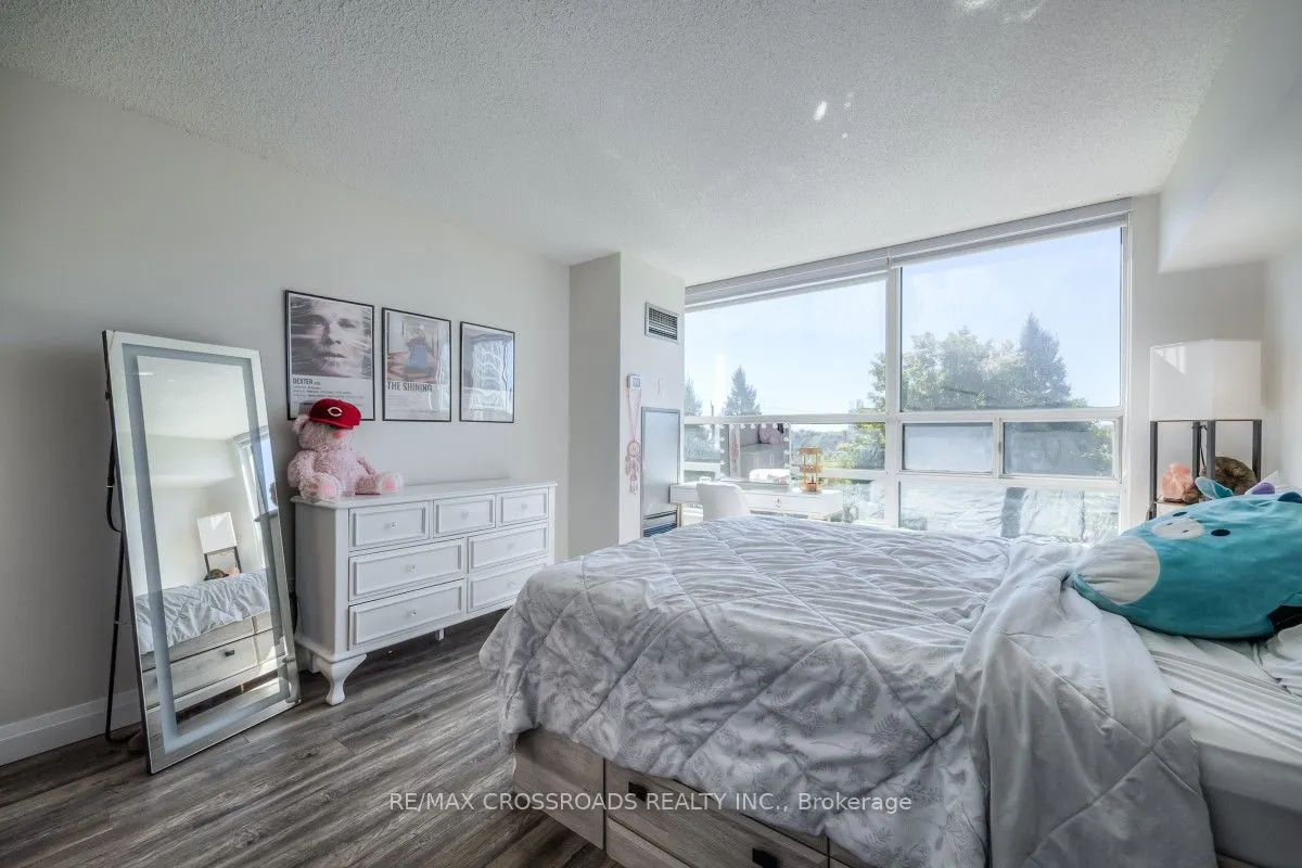 7825 Bayview Avenue, #304