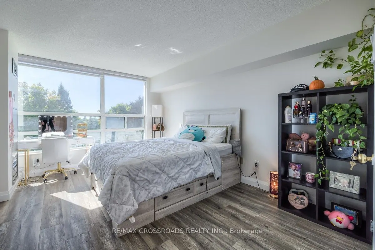 7825 Bayview Avenue, #304