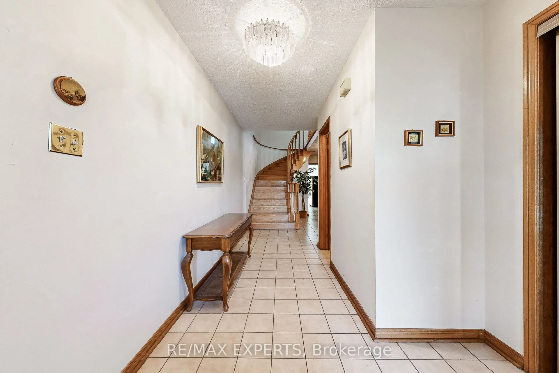 47 Velvet Crescent