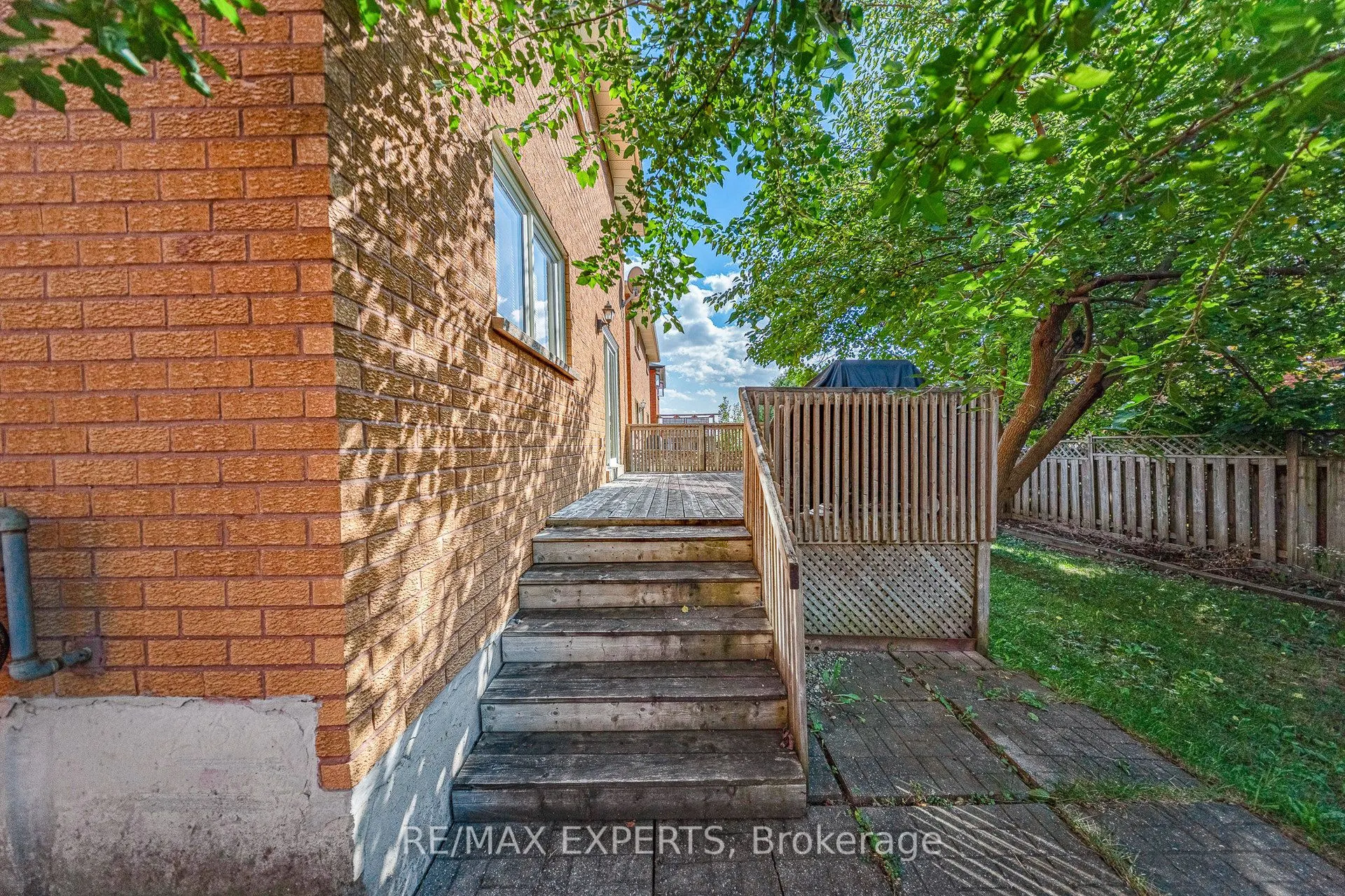 47 Velvet Crescent