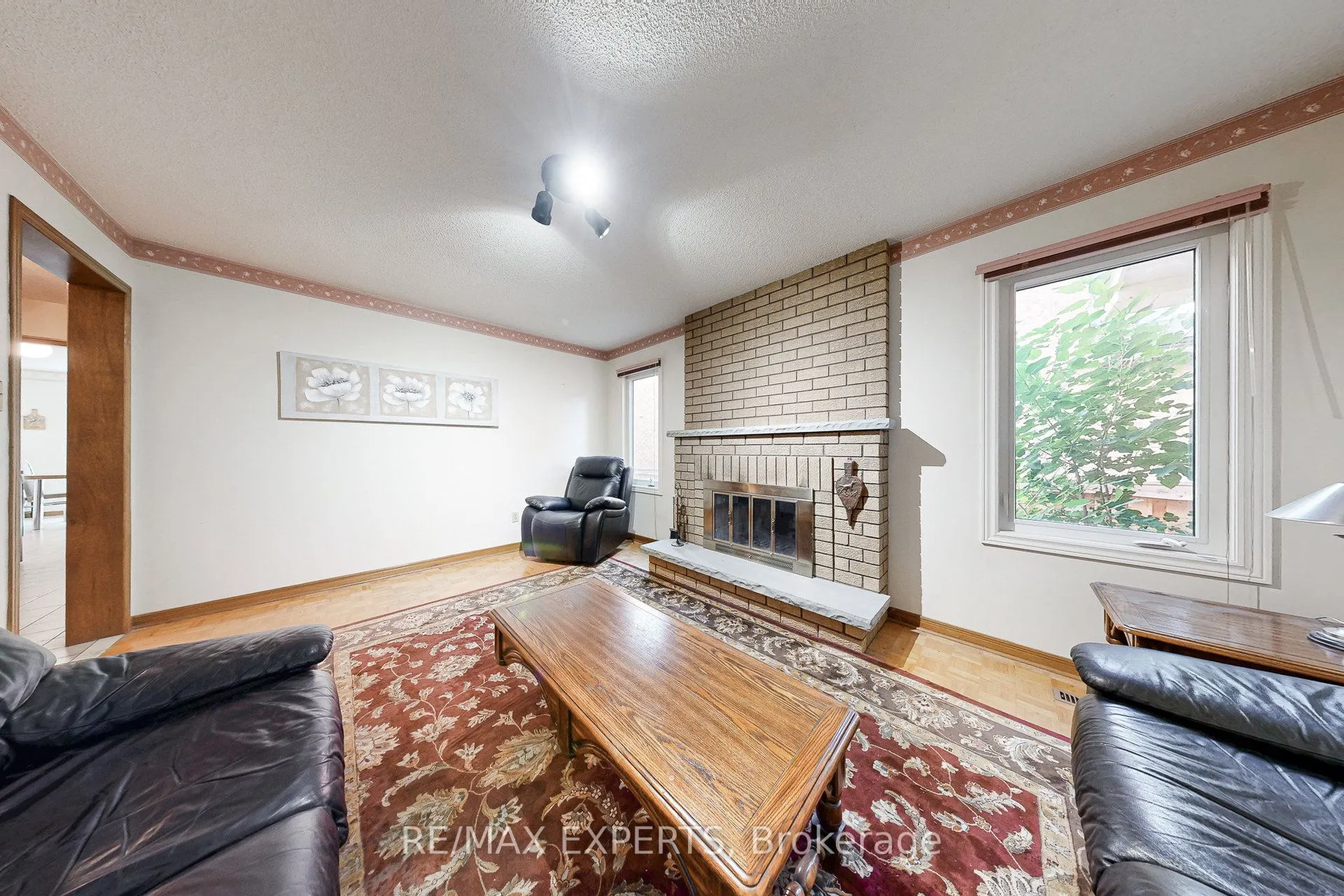 47 Velvet Crescent