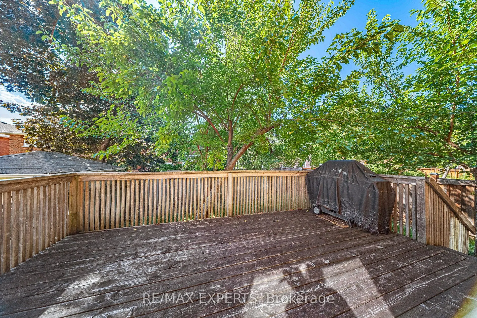 47 Velvet Crescent
