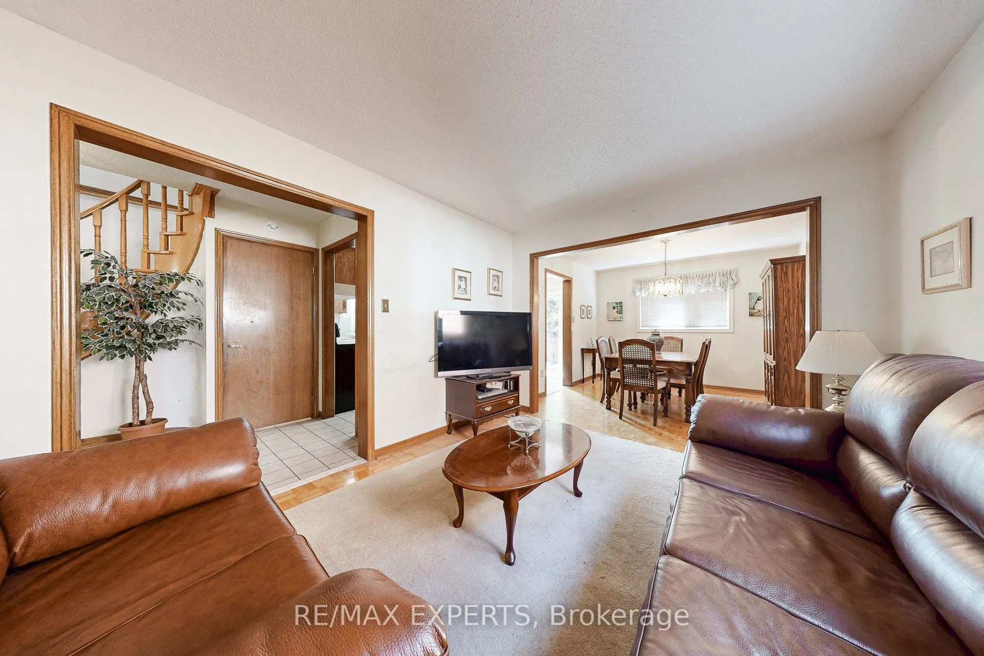 47 Velvet Crescent