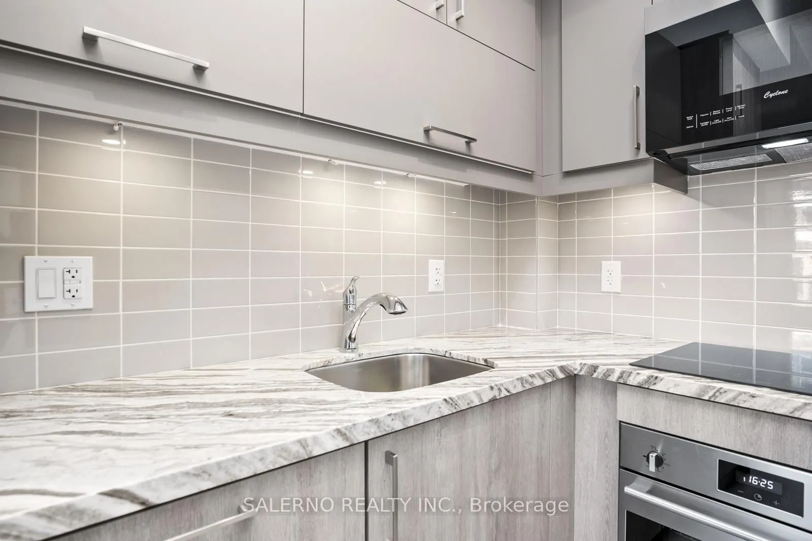 8119 Birchmount Road, #1001