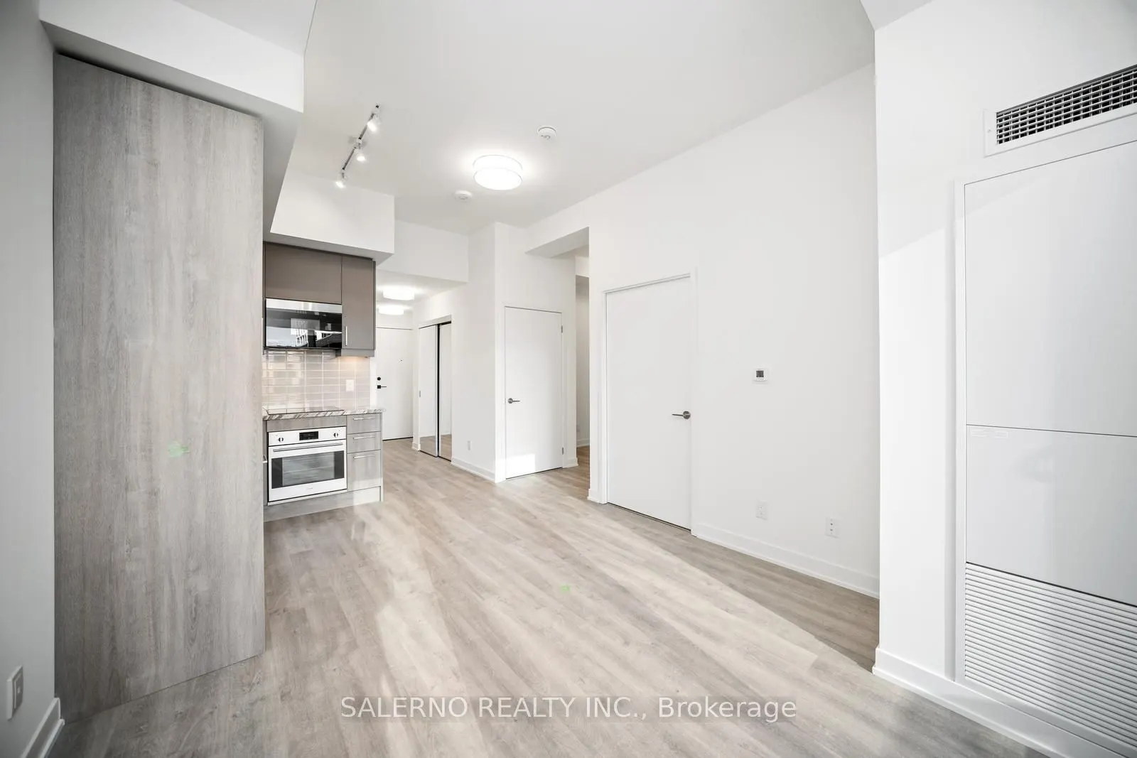 8119 Birchmount Road, #1001