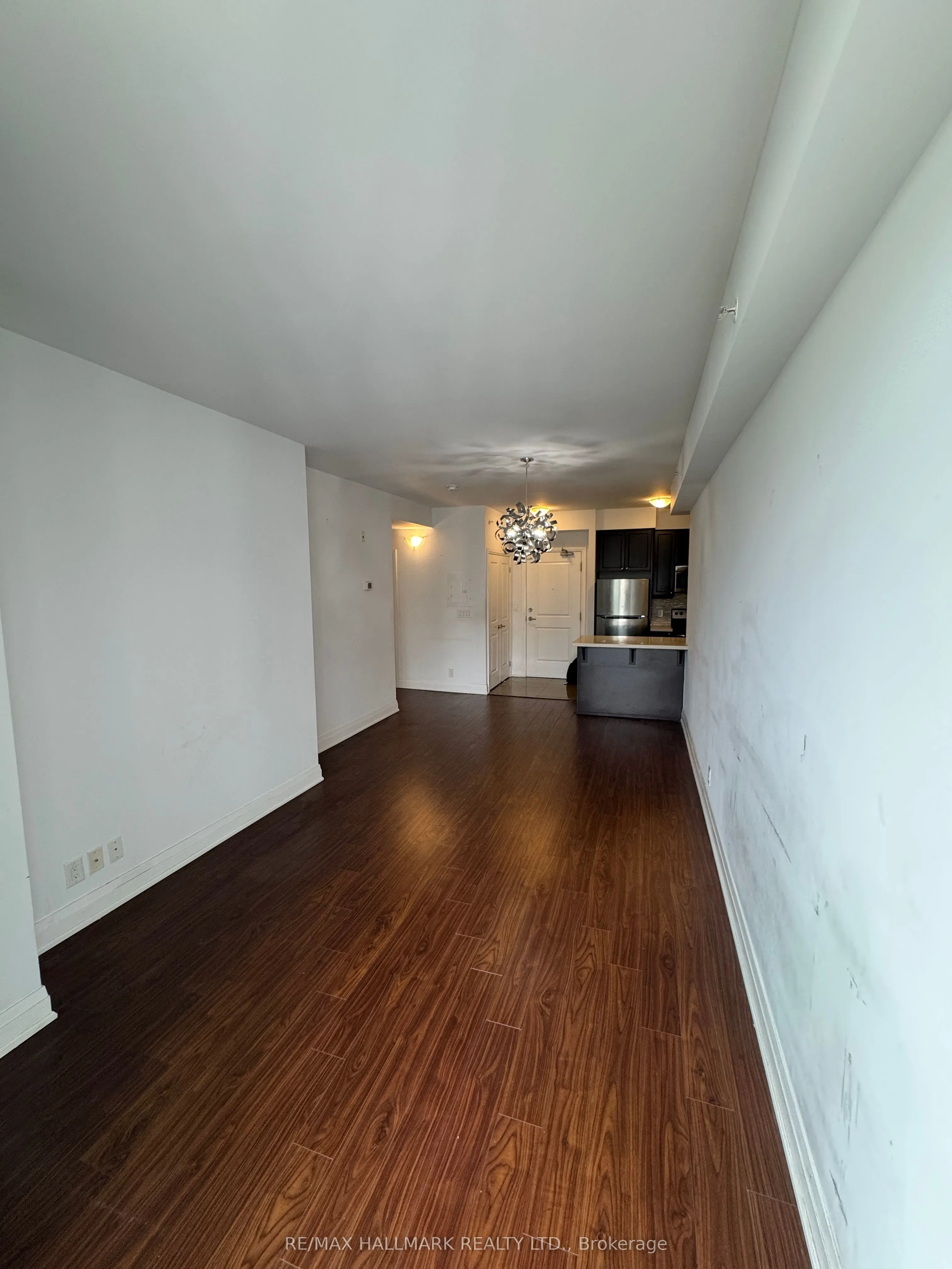 24 Woodstream Boulevard, #807