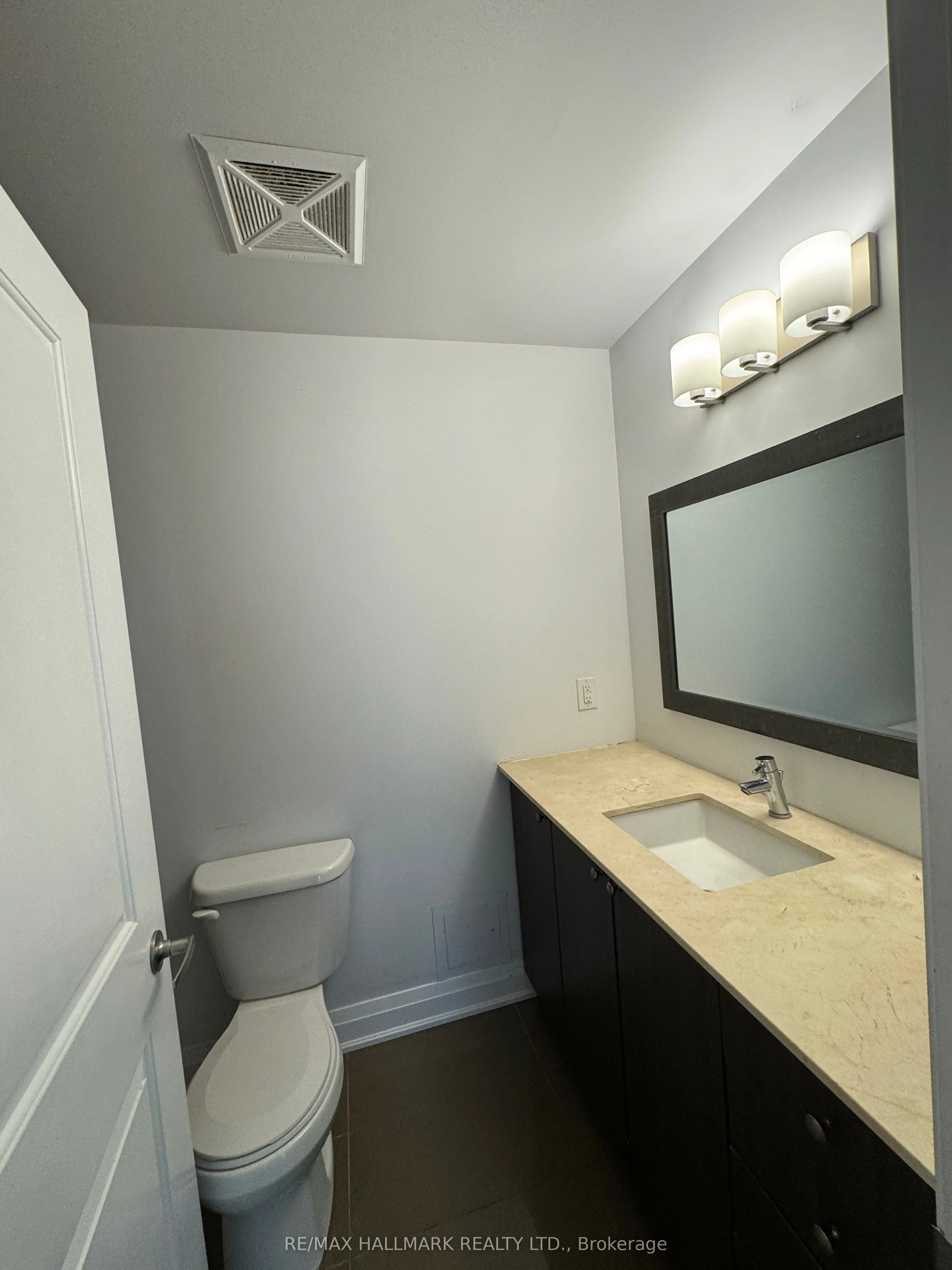 24 Woodstream Boulevard, #807