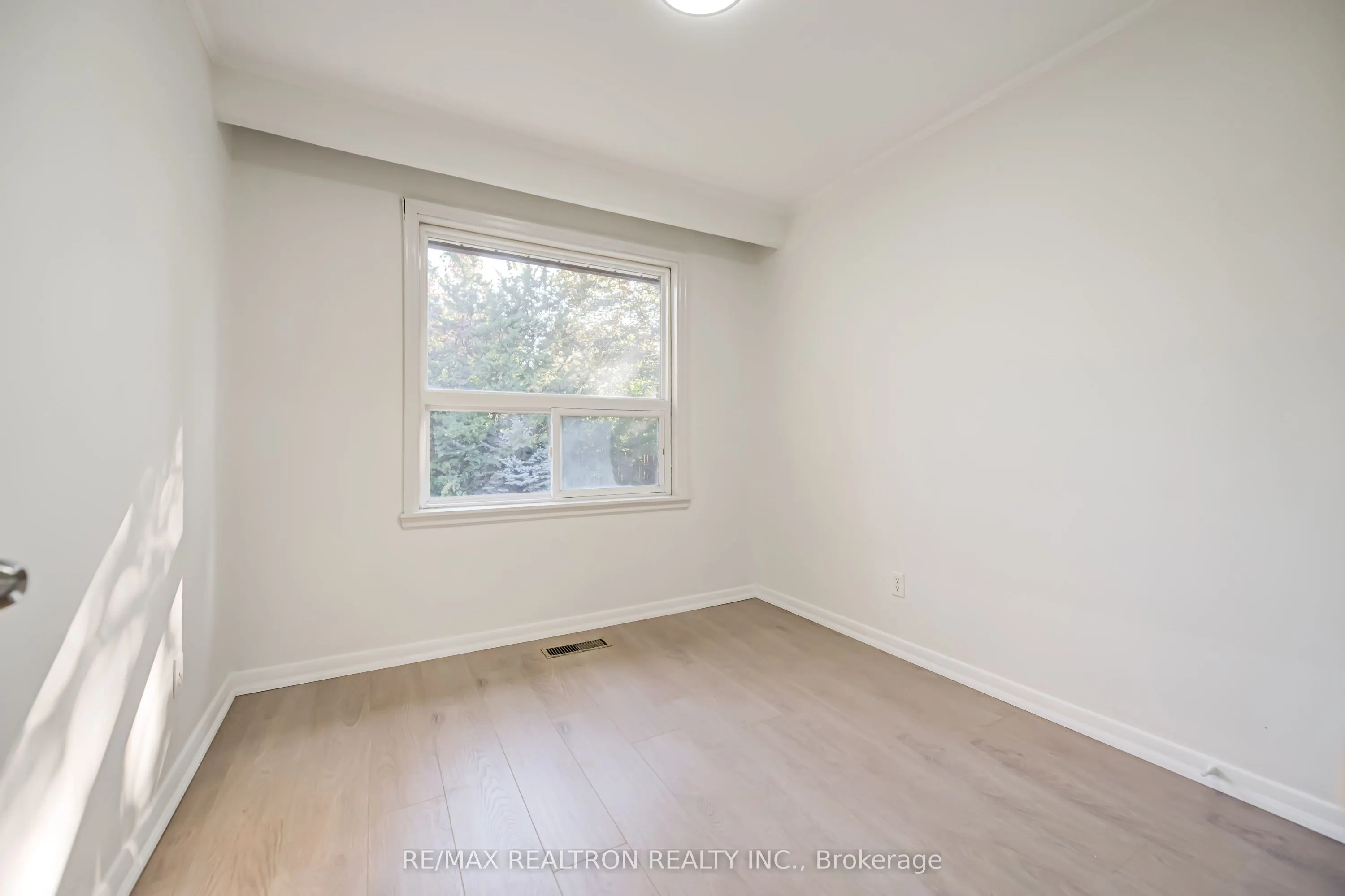 31 Sussex Avenue