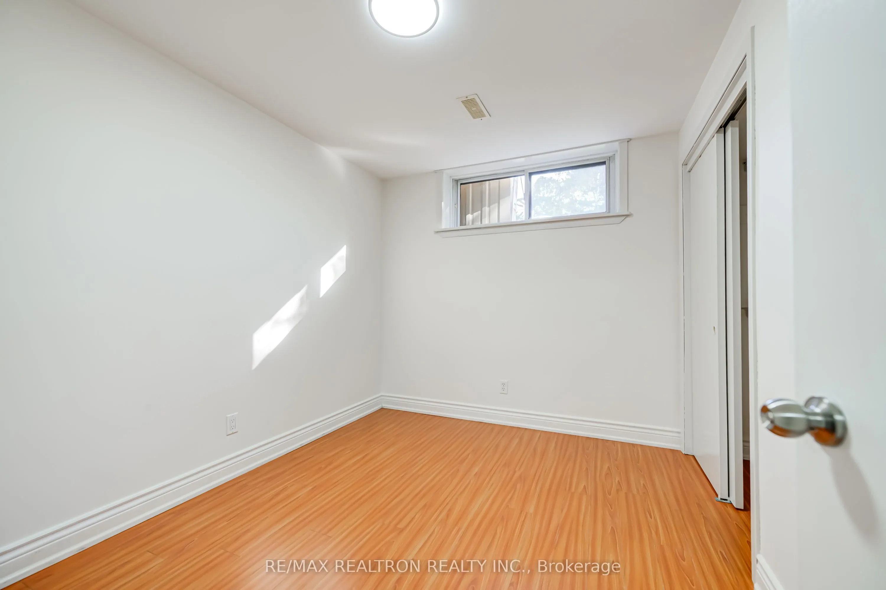 31 Sussex Avenue