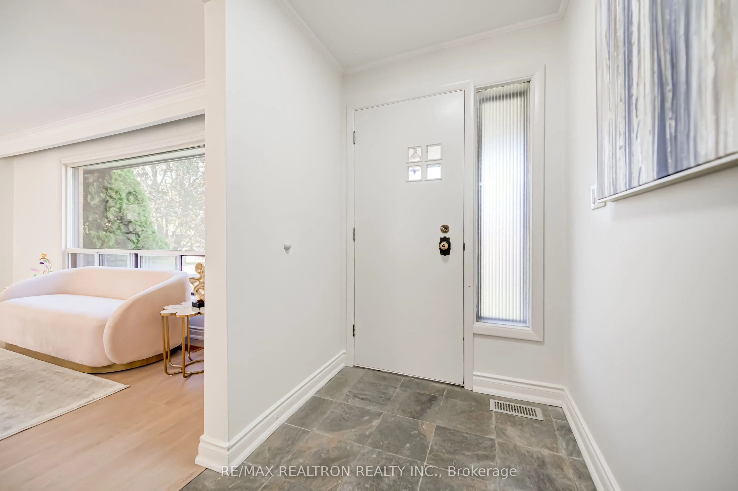 31 Sussex Avenue