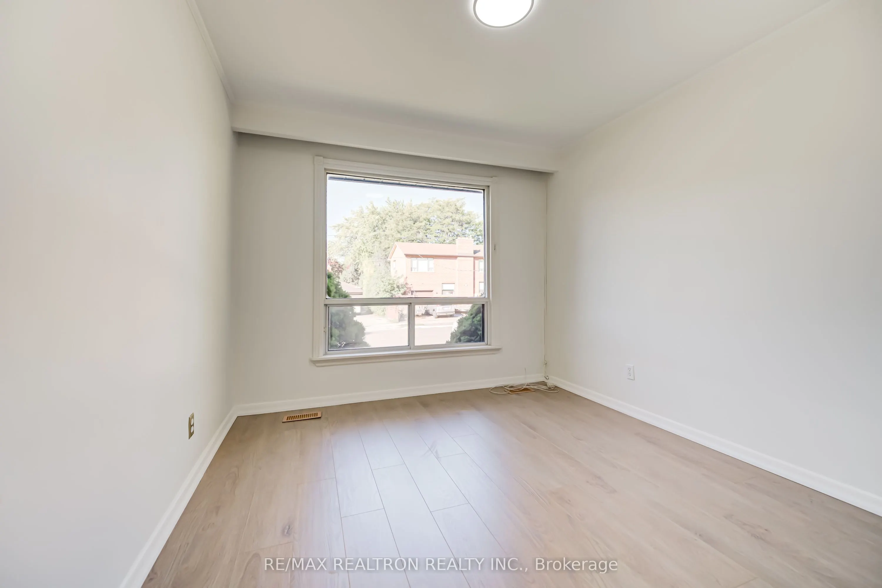 31 Sussex Avenue