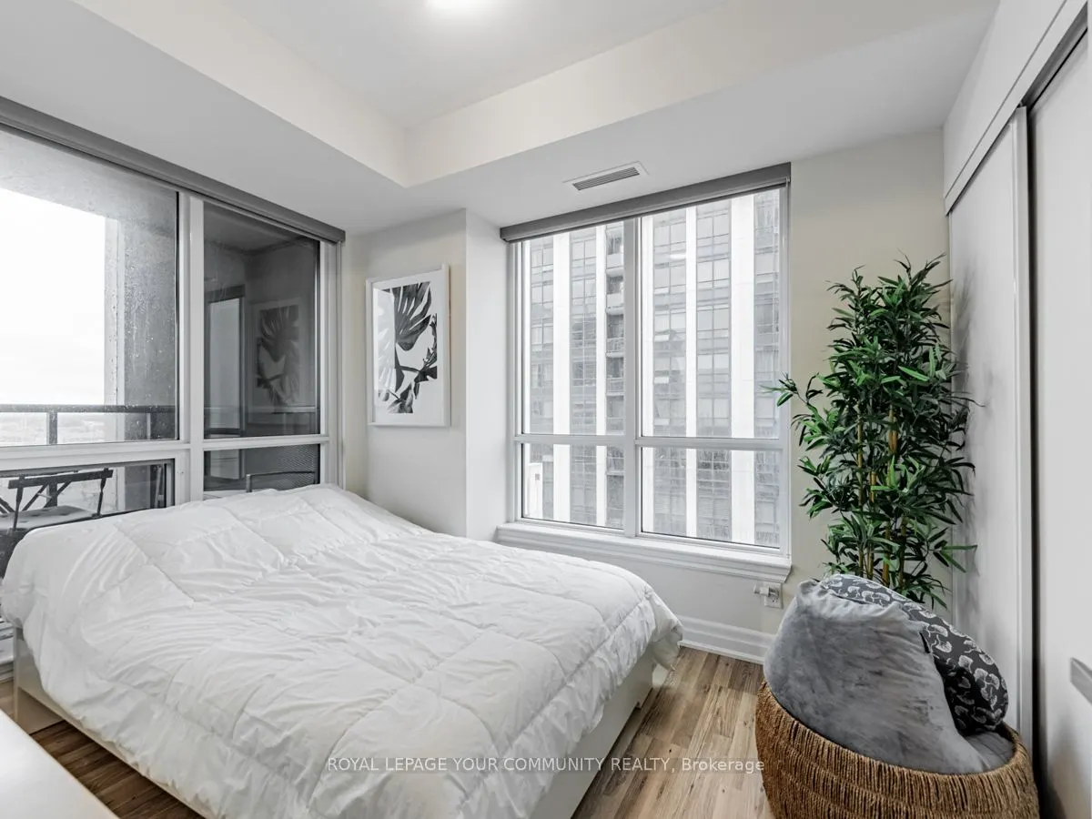 9075 Jane Street, #1009