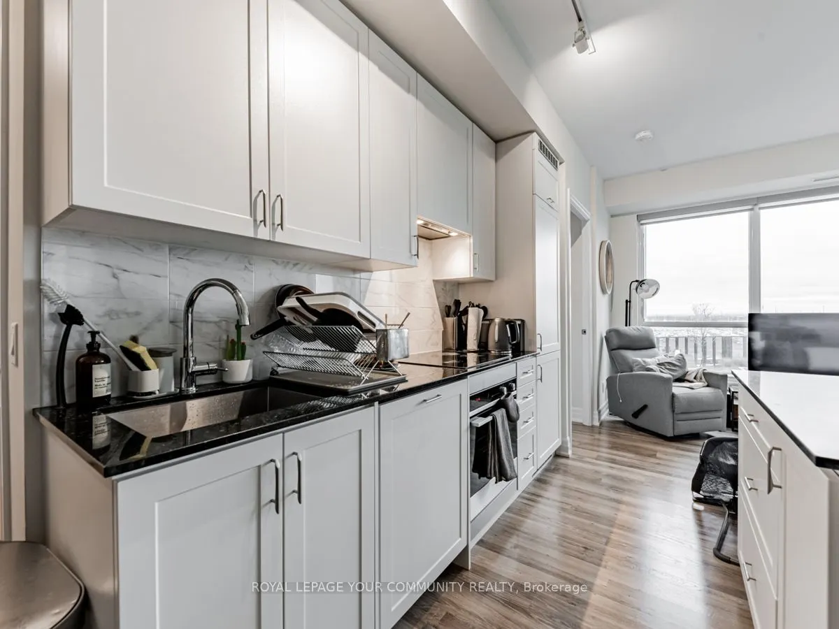 9075 Jane Street, #1009