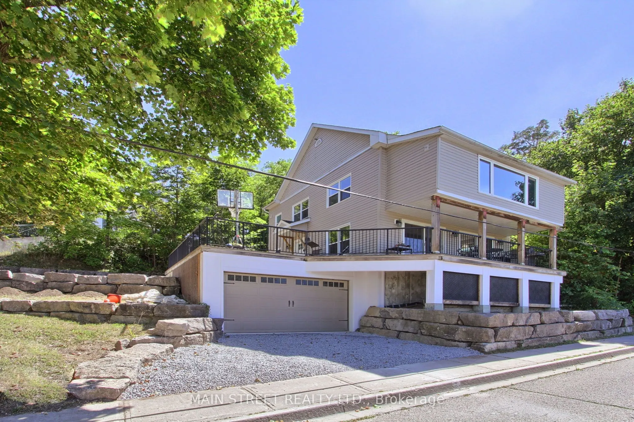315 Cotter Street