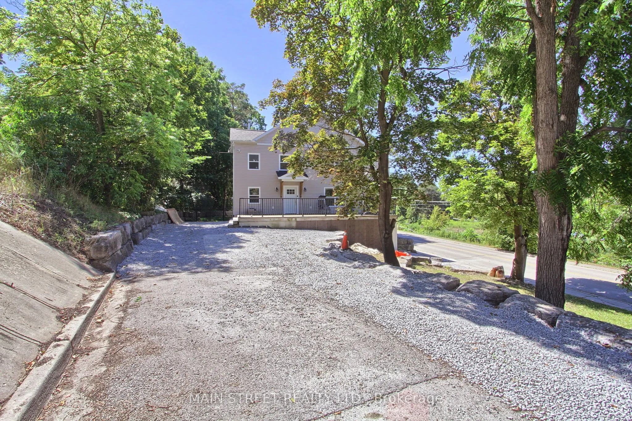 315 Cotter Street