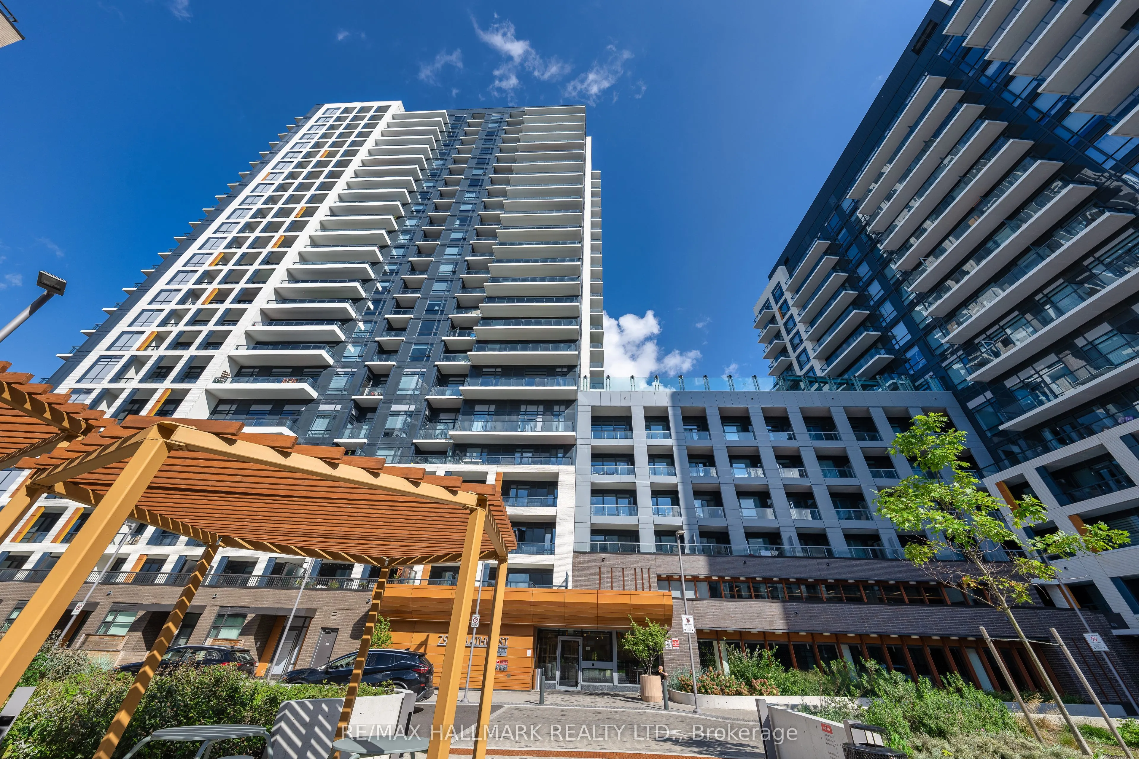 7950 Bathurst Street, #901
