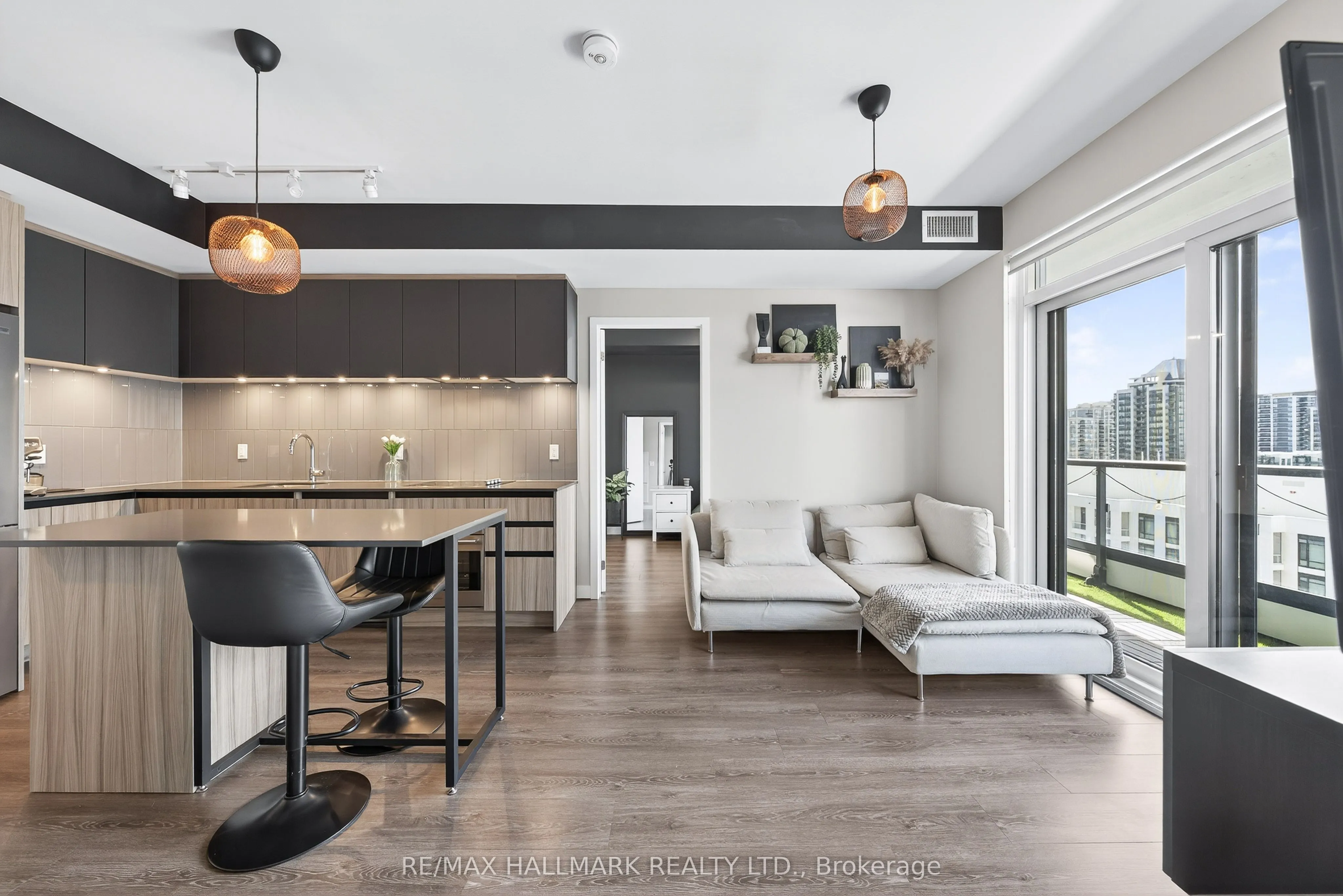 7950 Bathurst Street, #901