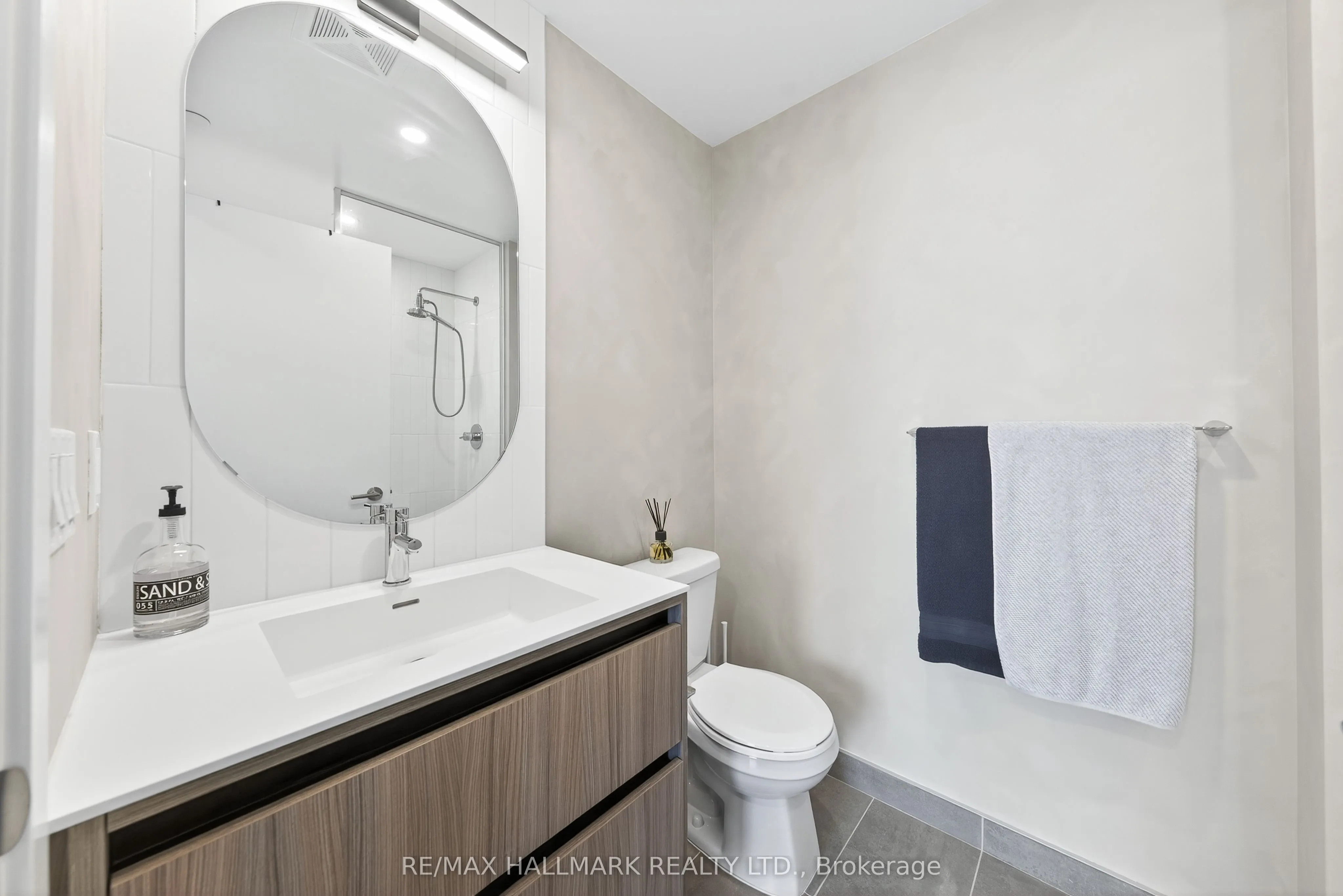 7950 Bathurst Street, #901