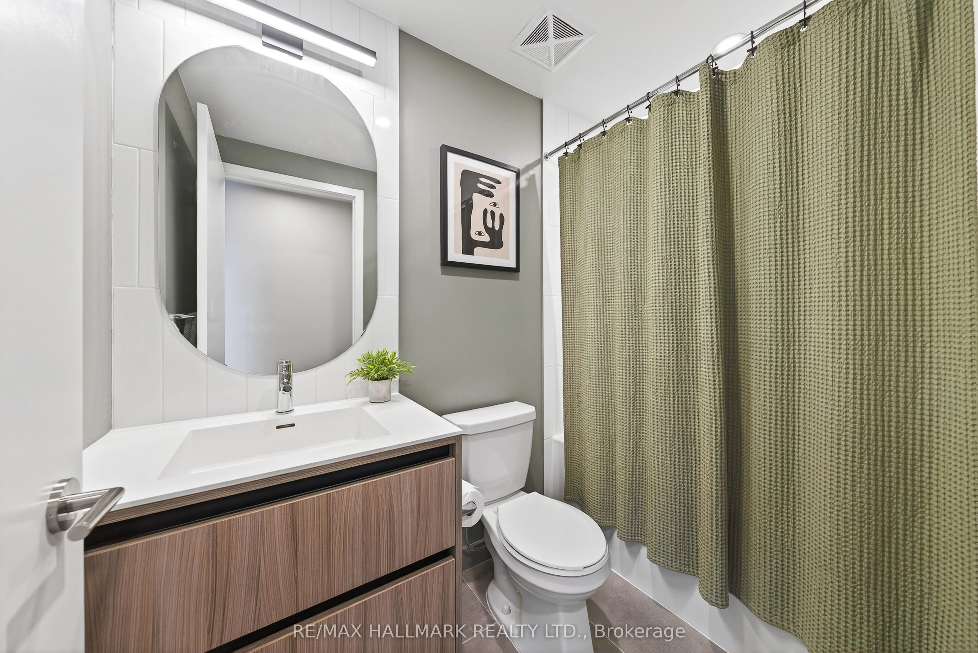 7950 Bathurst Street, #901