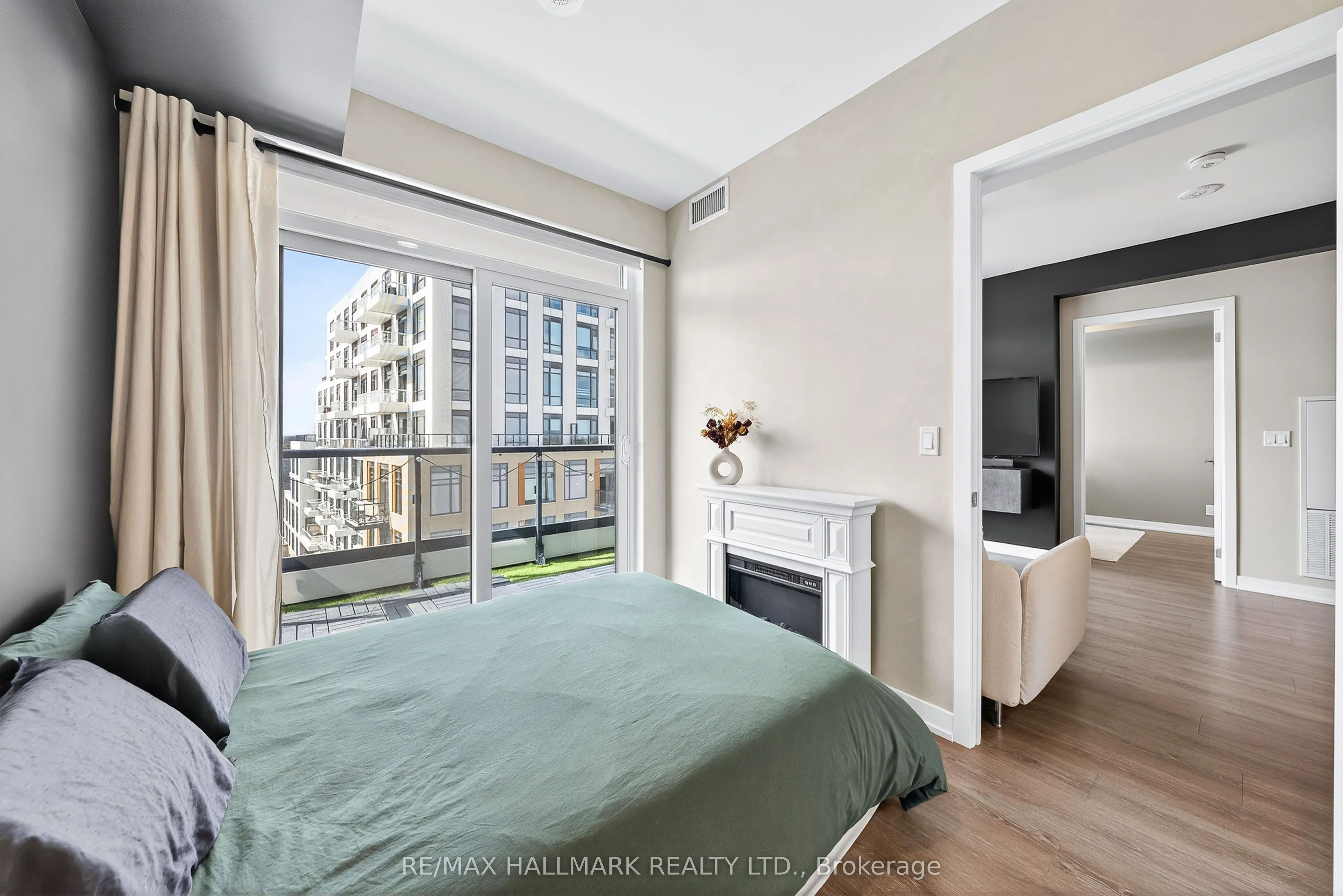 7950 Bathurst Street, #901