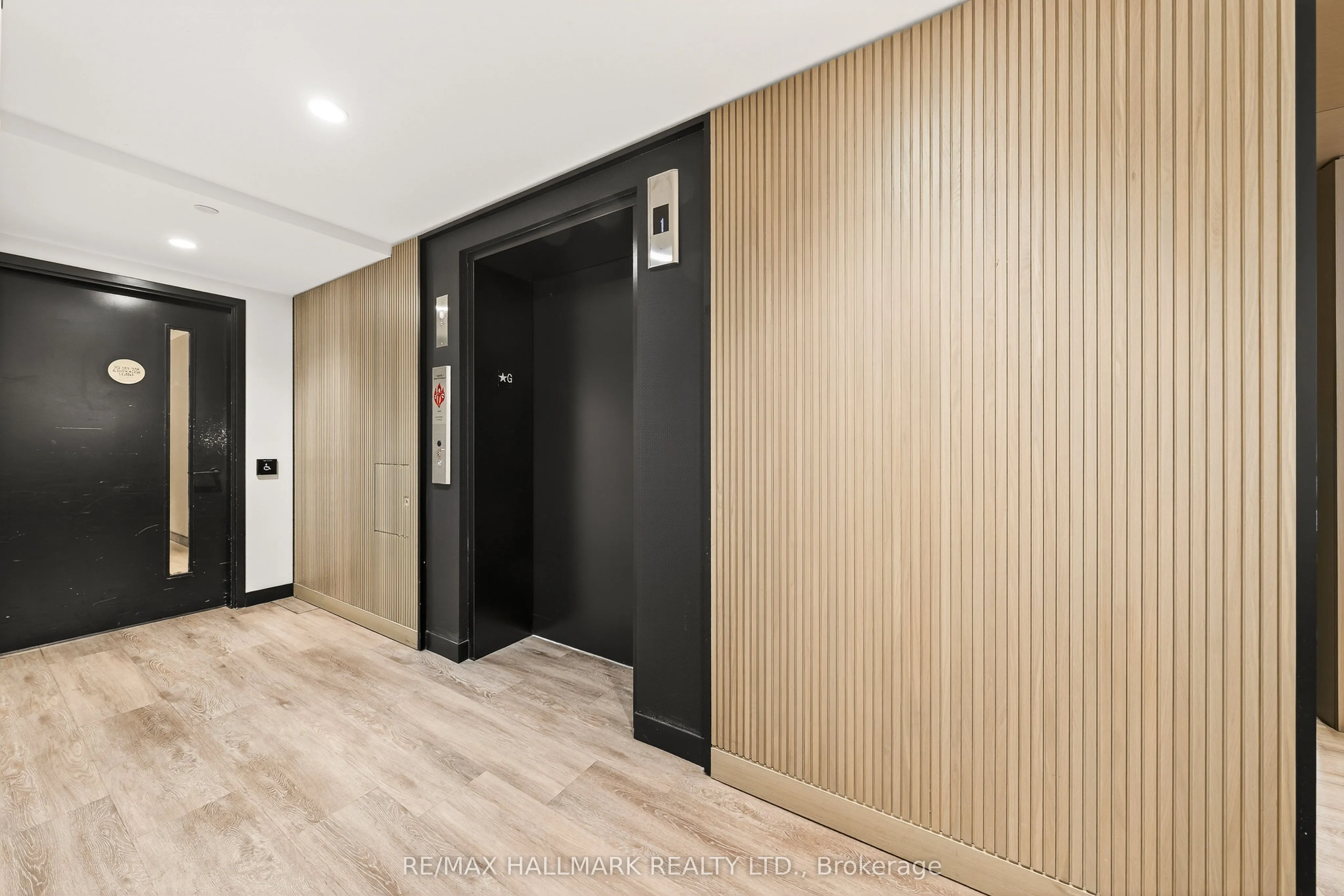 7950 Bathurst Street, #901