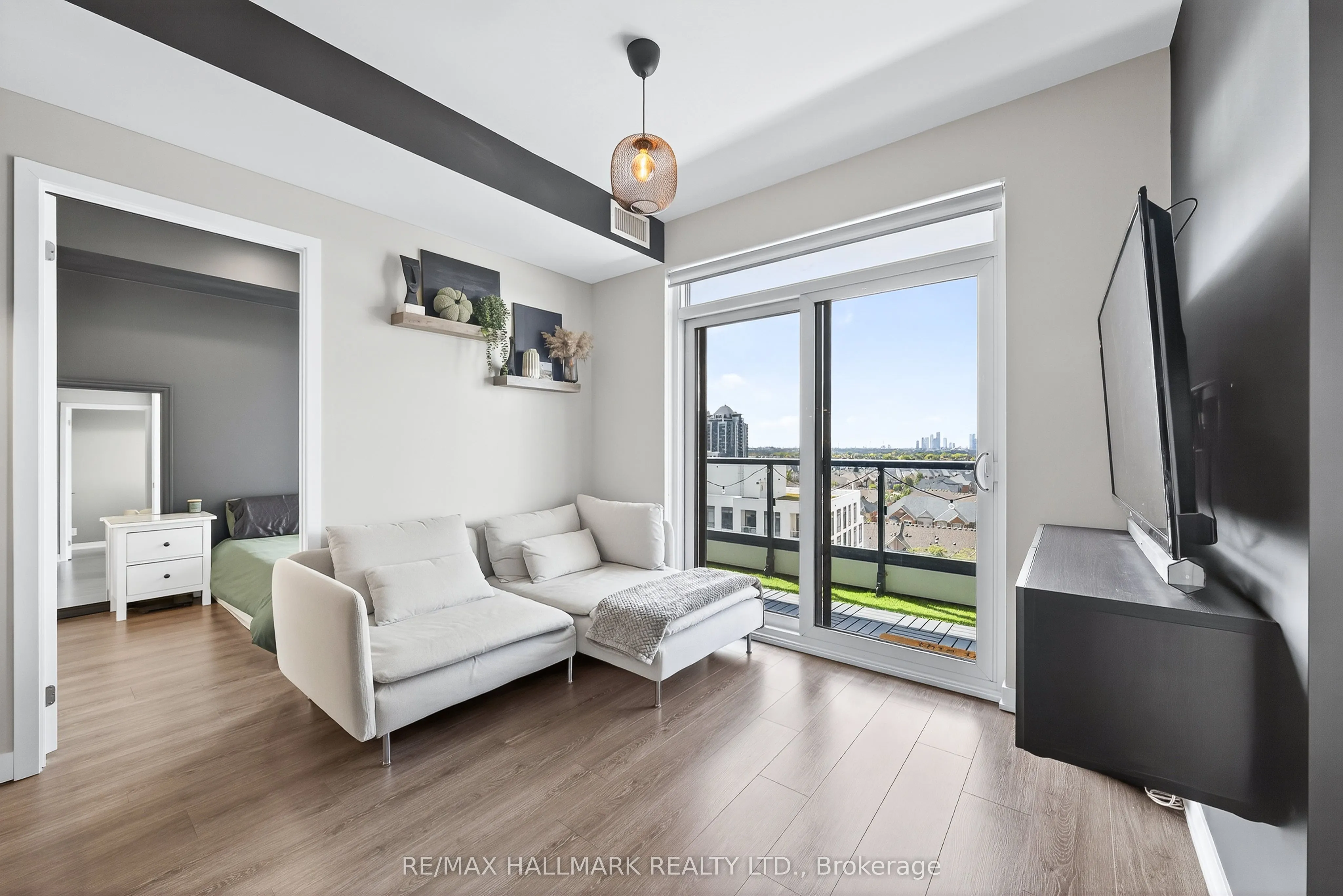 7950 Bathurst Street, #901