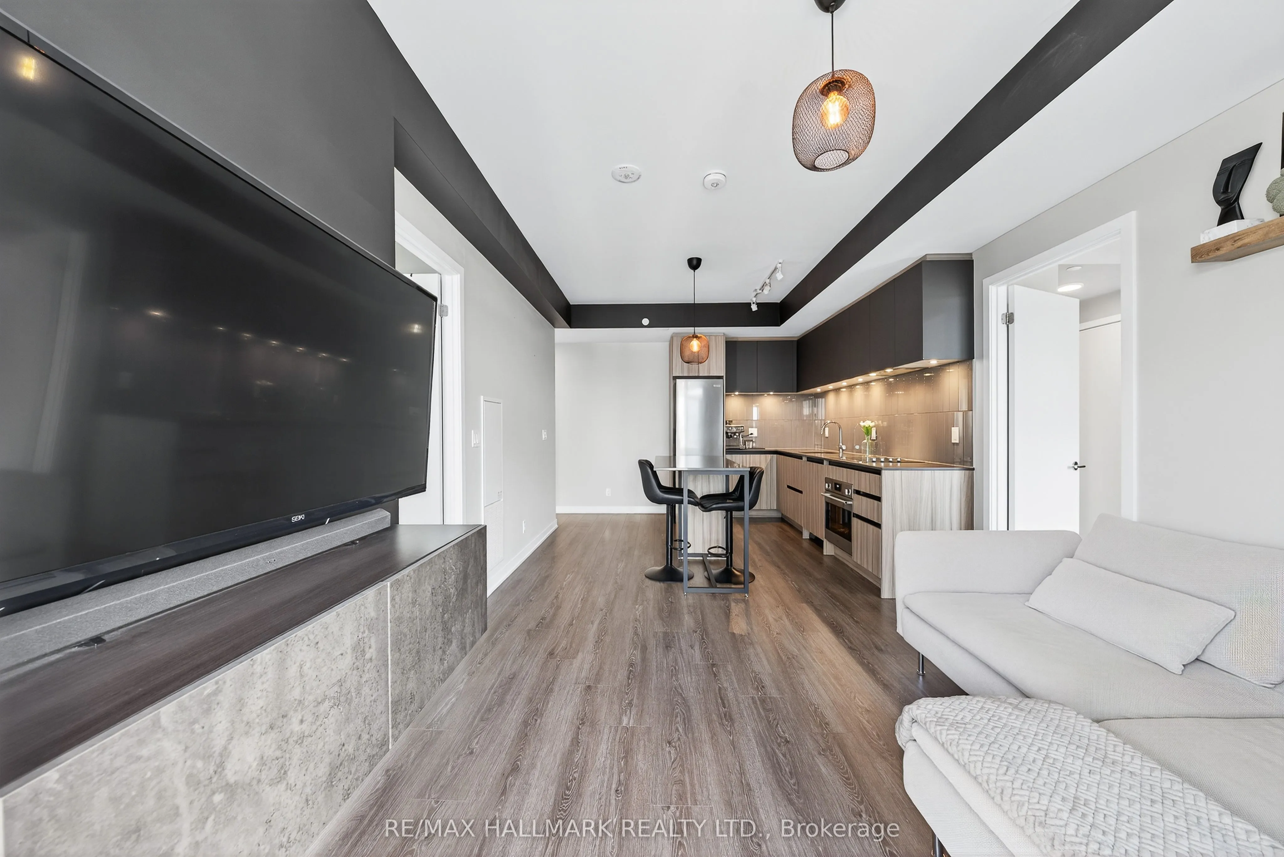 7950 Bathurst Street, #901