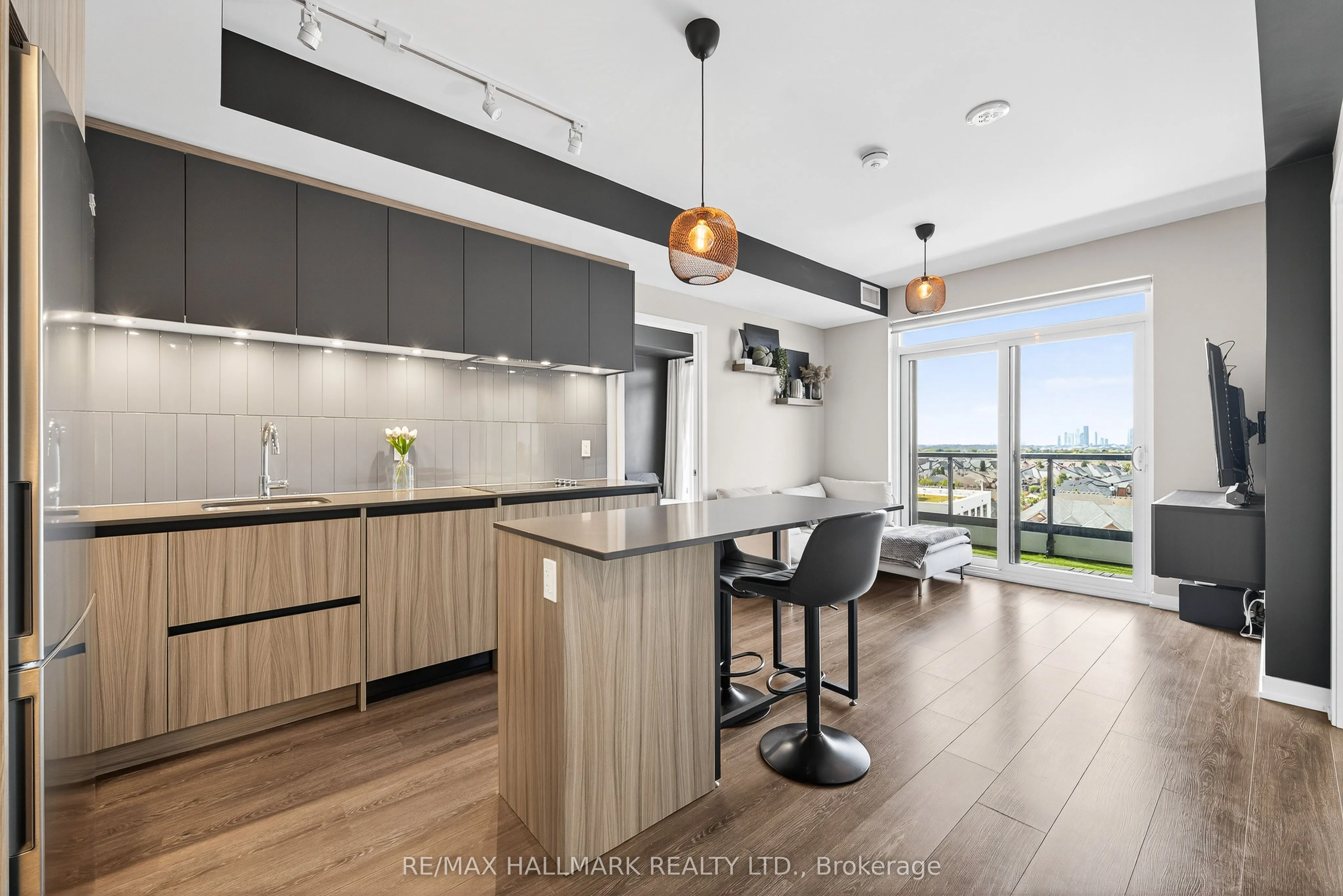 7950 Bathurst Street, #901