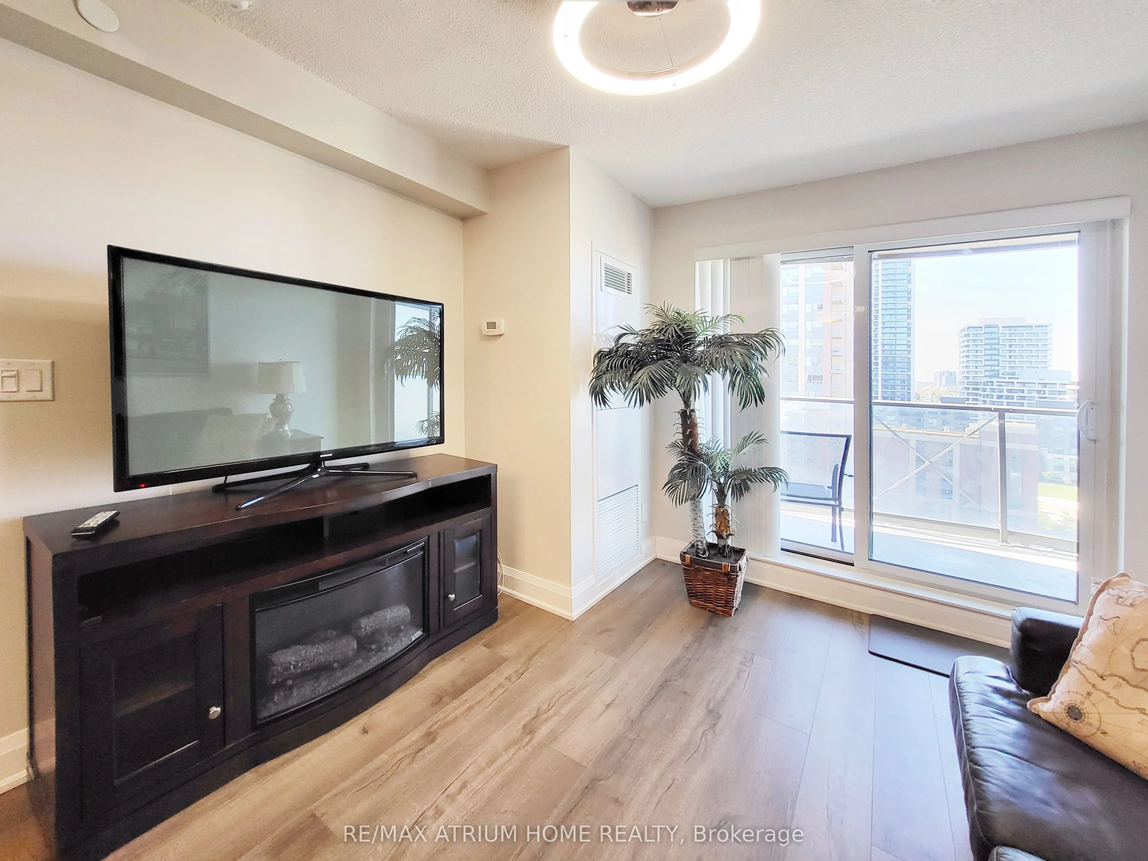1 Uptown Drive, #1105