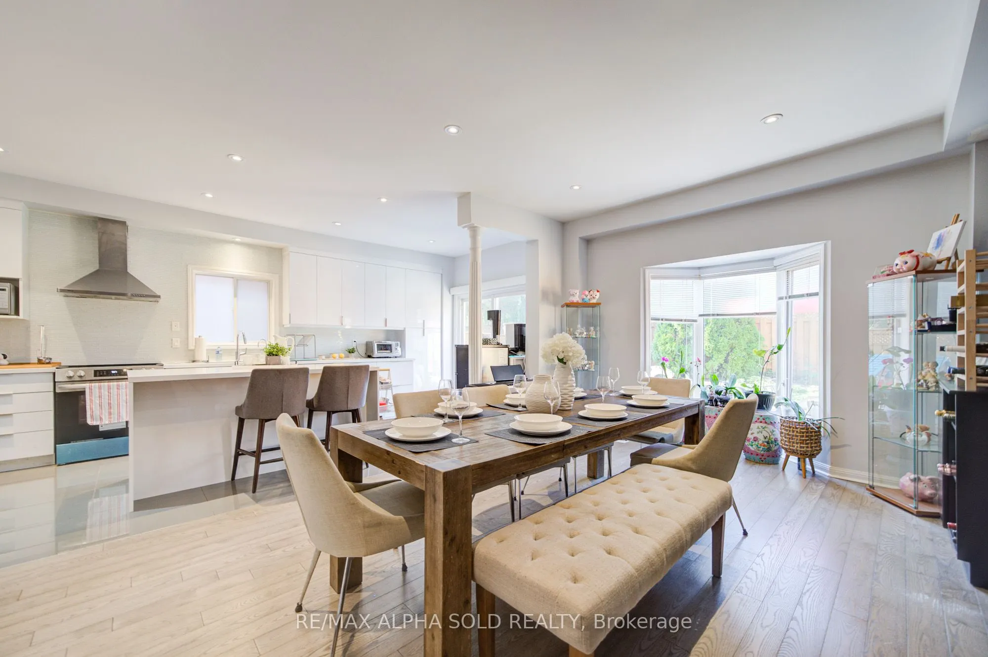 6 Sapphire Drive