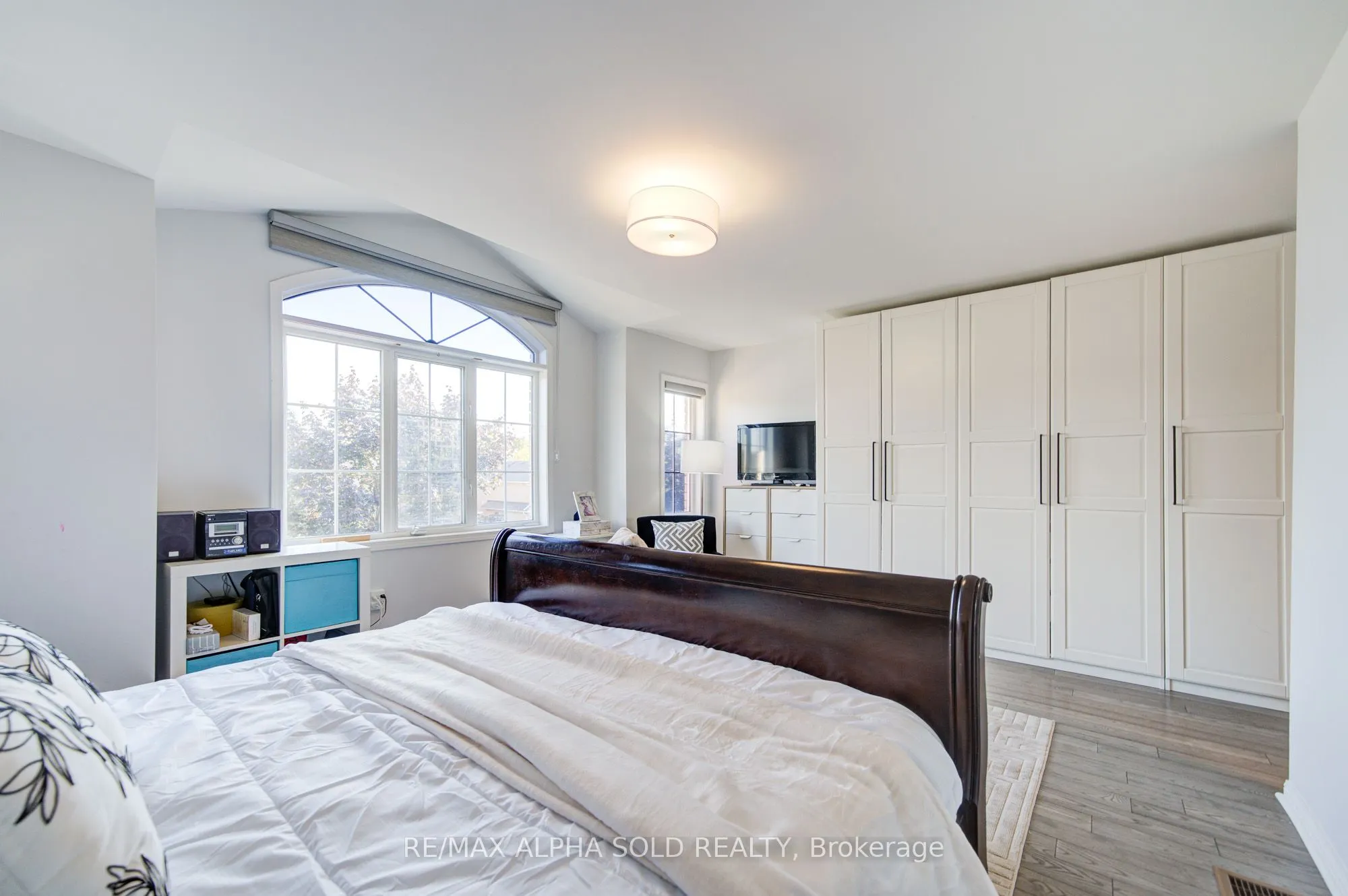6 Sapphire Drive