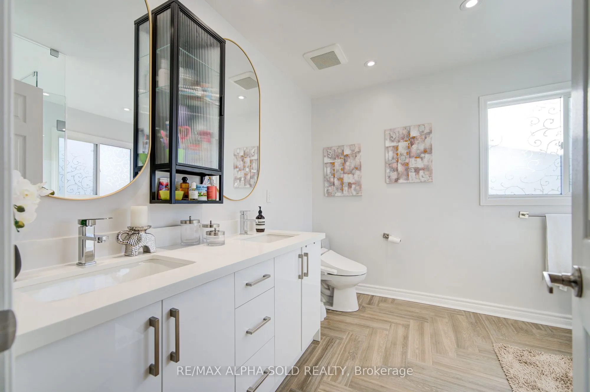 6 Sapphire Drive