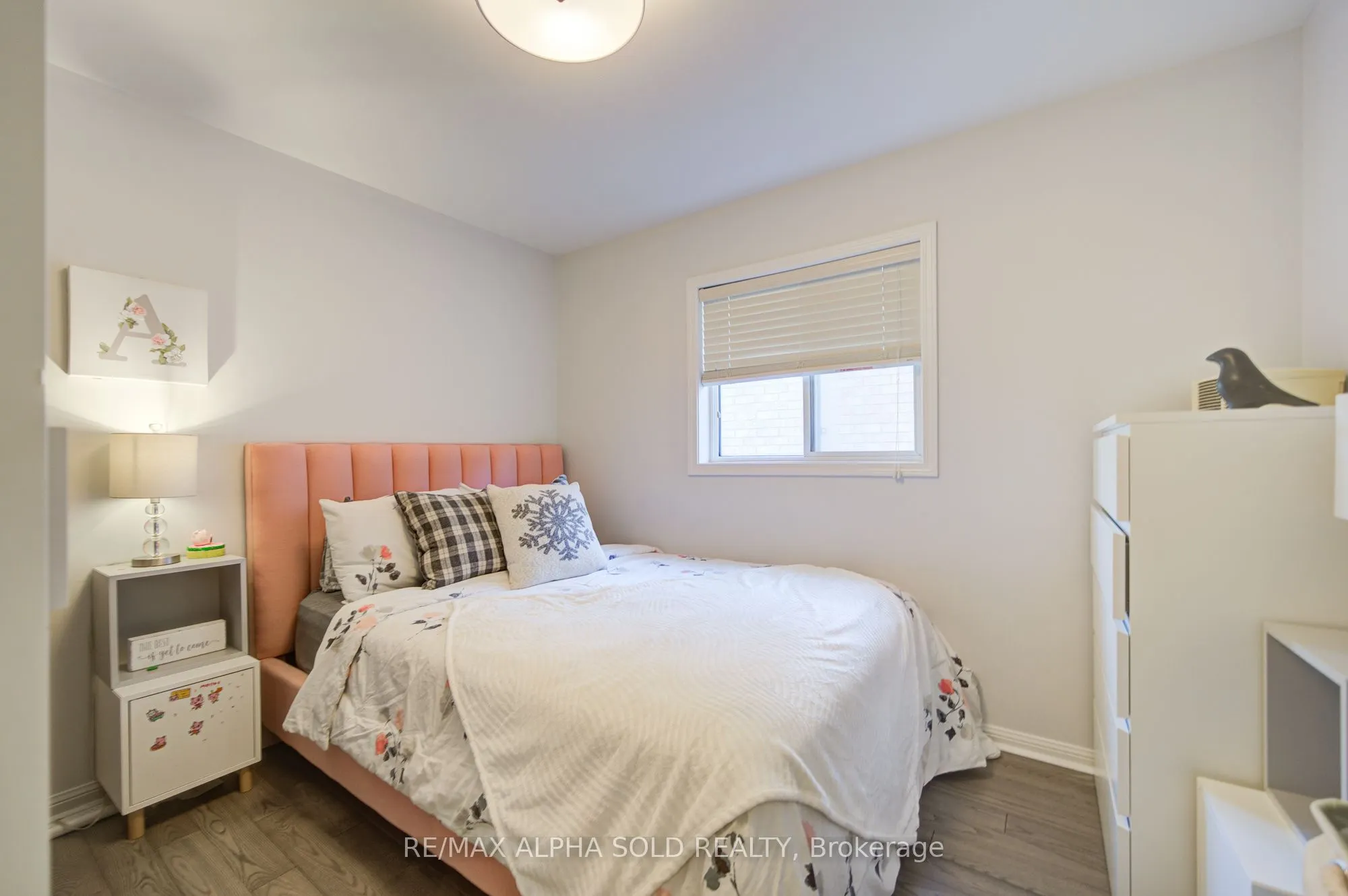6 Sapphire Drive