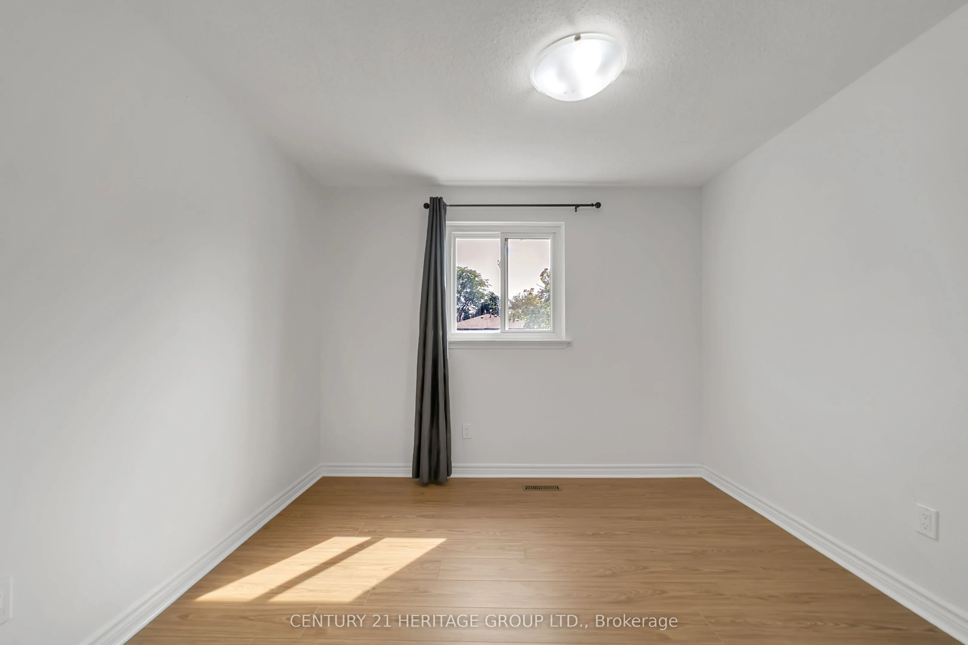 24 Springhead Gardens, #Main & Upper