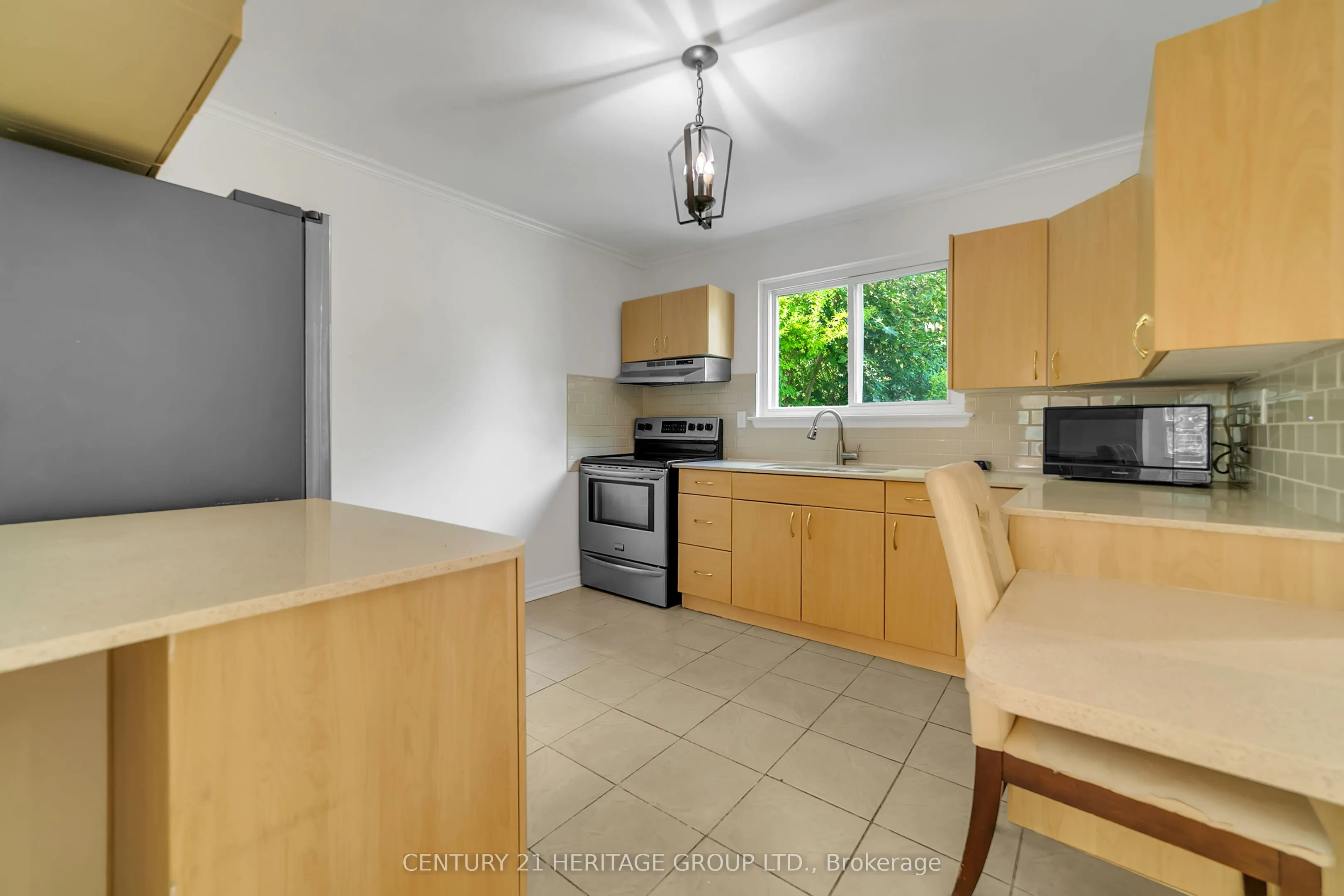 24 Springhead Gardens, #Main & Upper