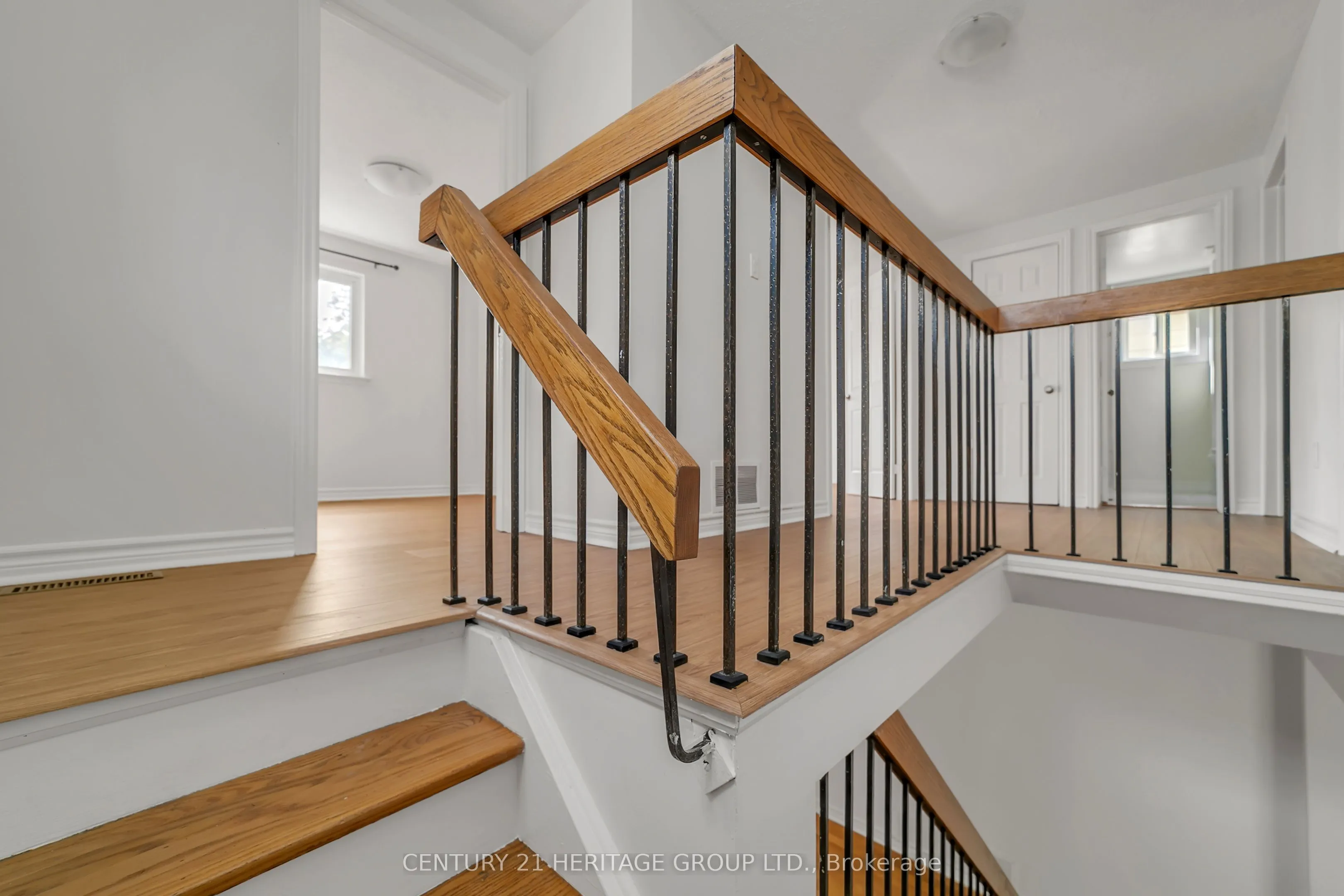 24 Springhead Gardens, #Main & Upper