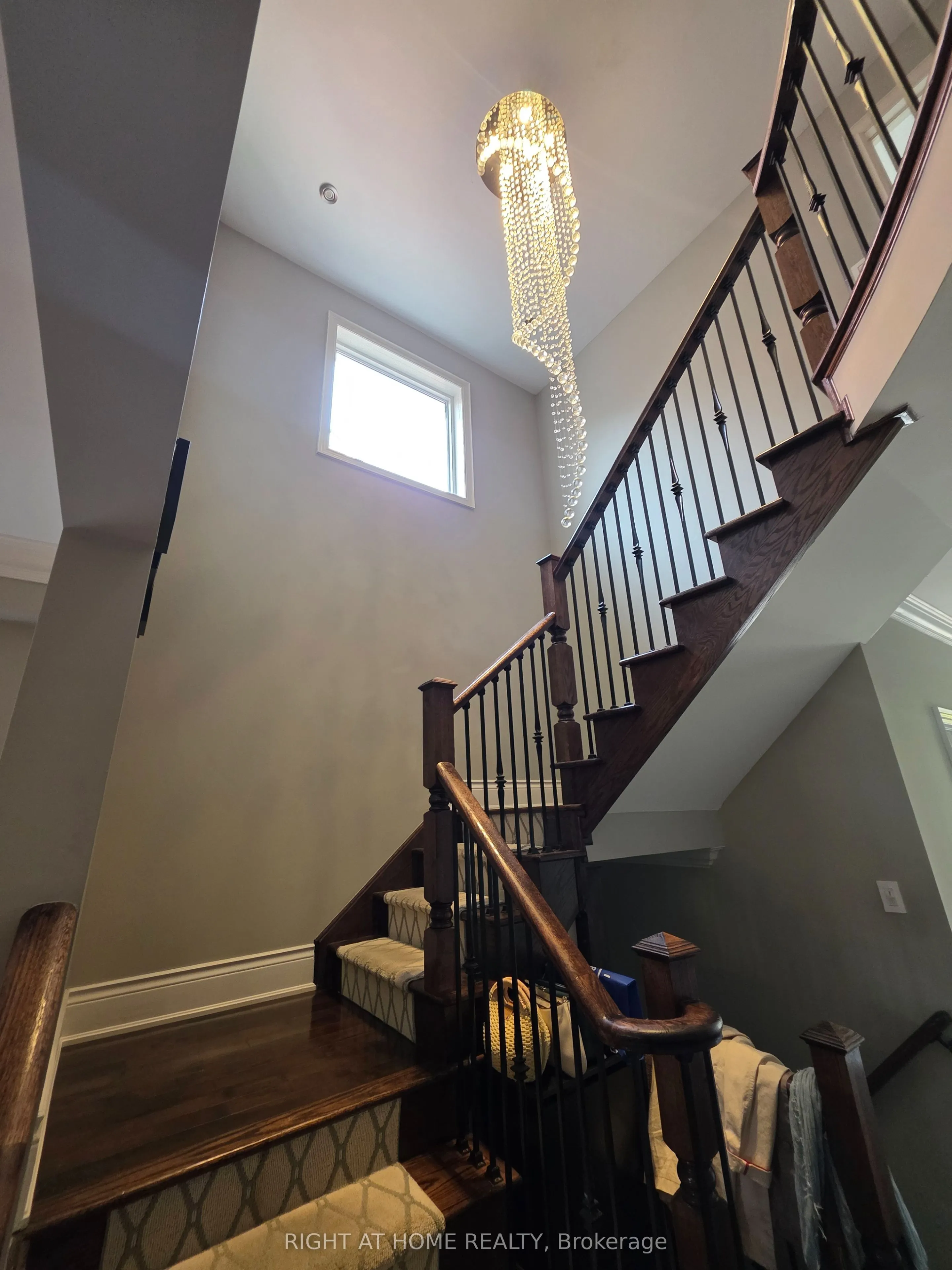 56 Stark Crescent