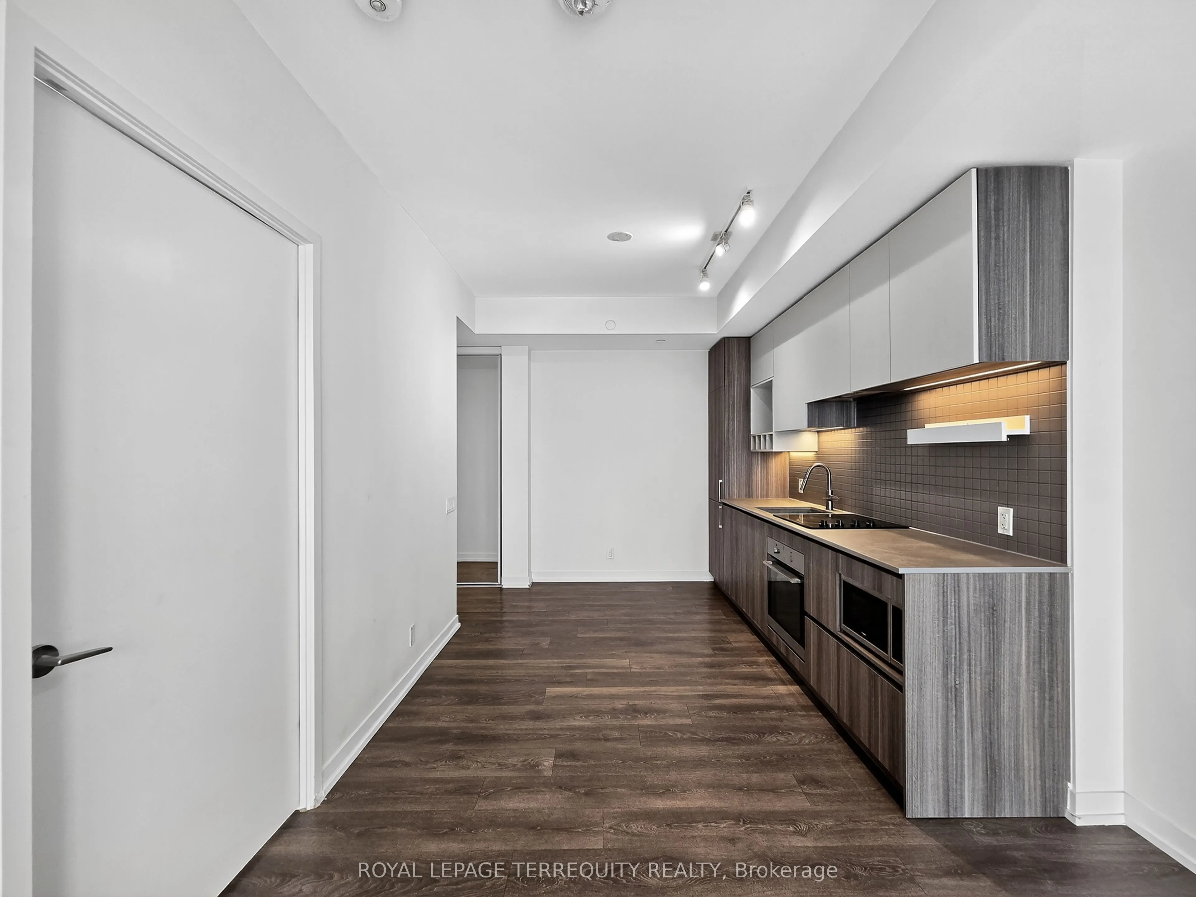 898 Portage Parkway, #3711