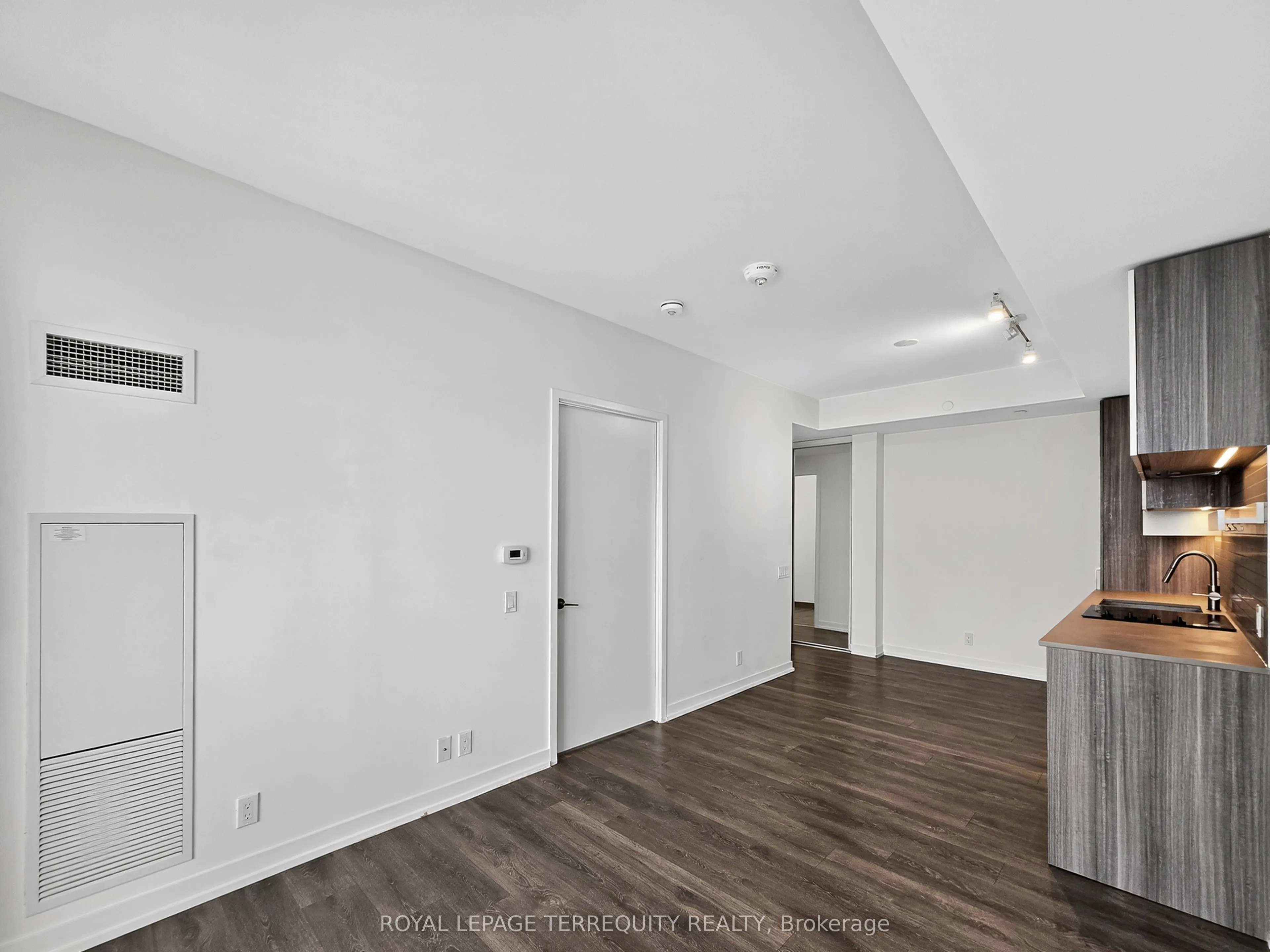 898 Portage Parkway, #3711