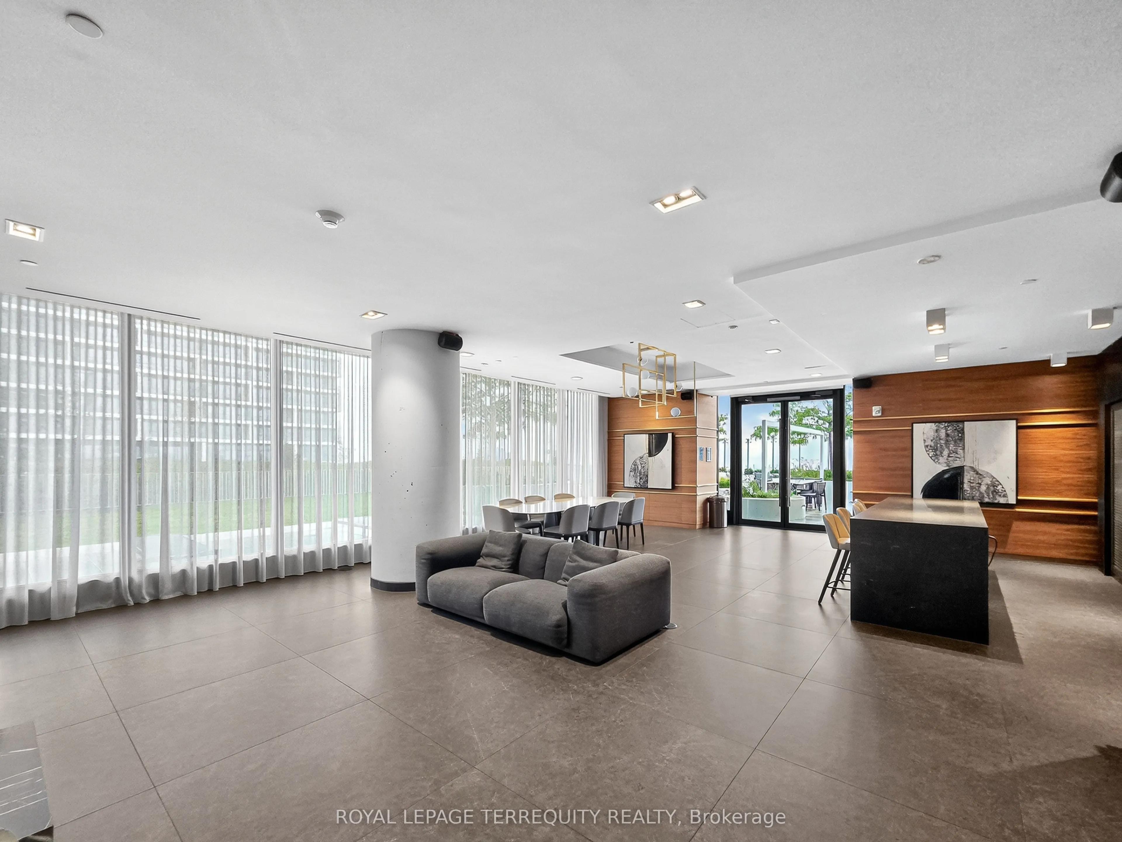 898 Portage Parkway, #3711