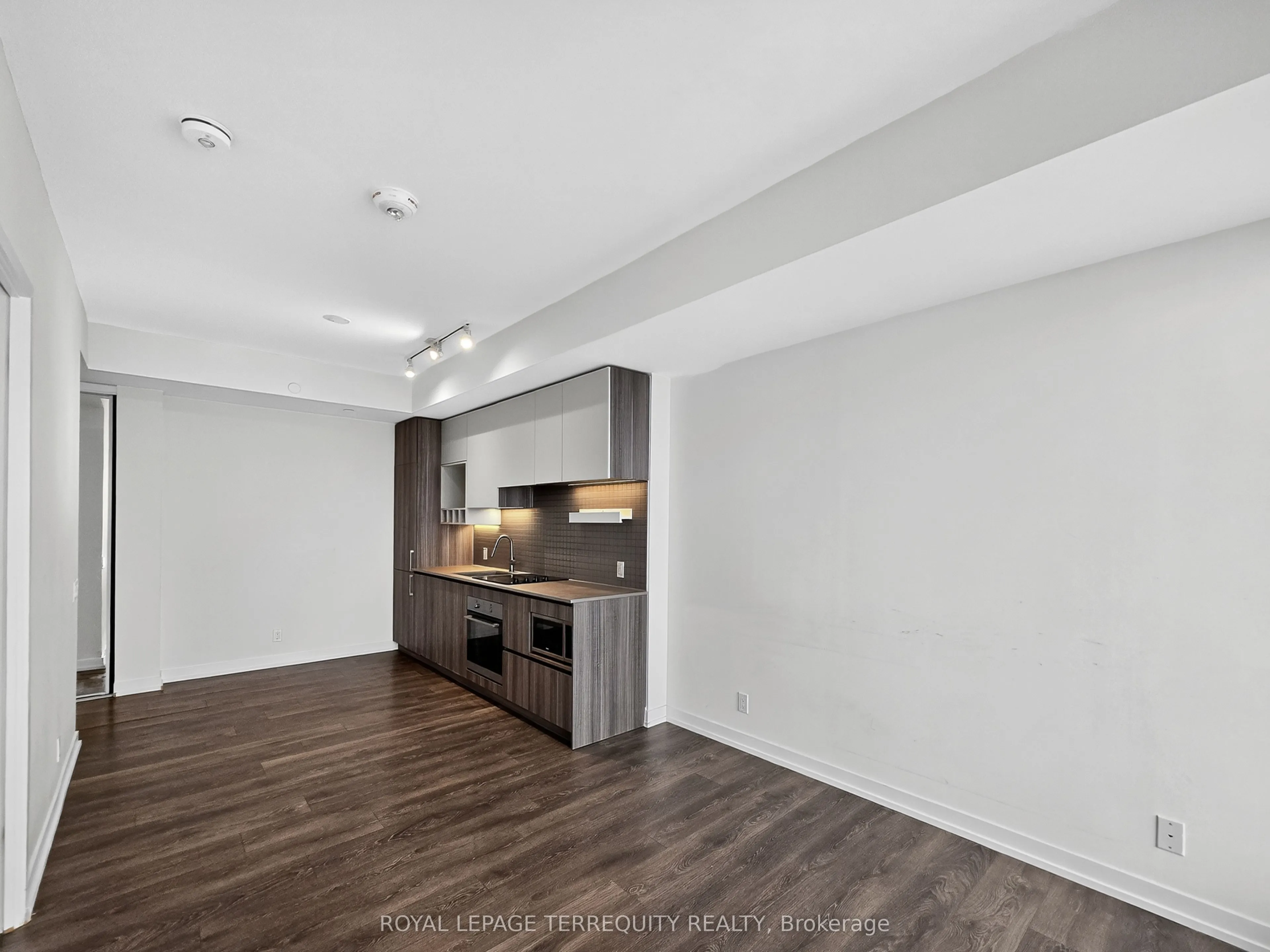 898 Portage Parkway, #3711